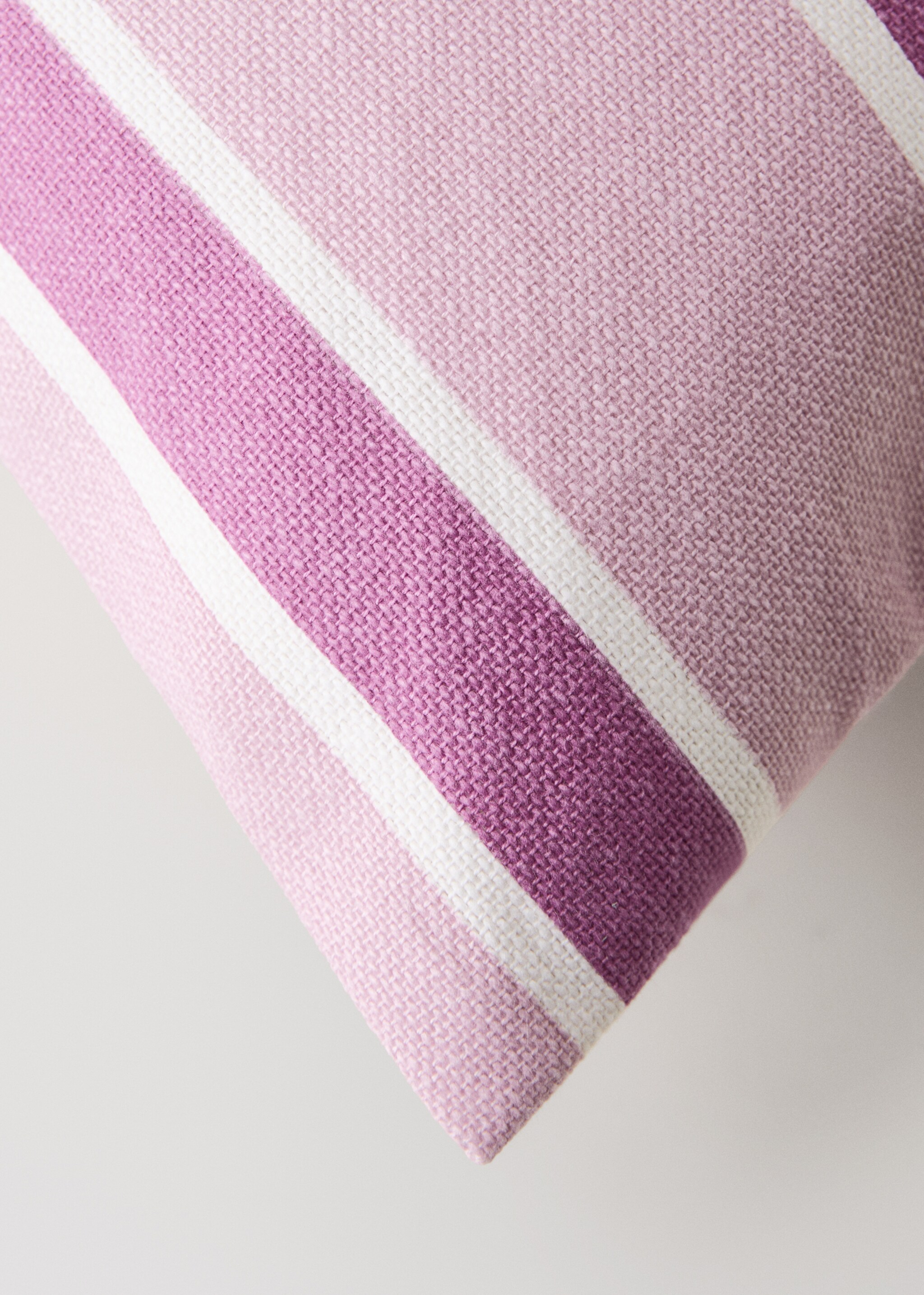Cotton cushion cover with printed stripes 45x45 cm - Details of the article 3, Pastel Pink. Ref: 27013321-00.