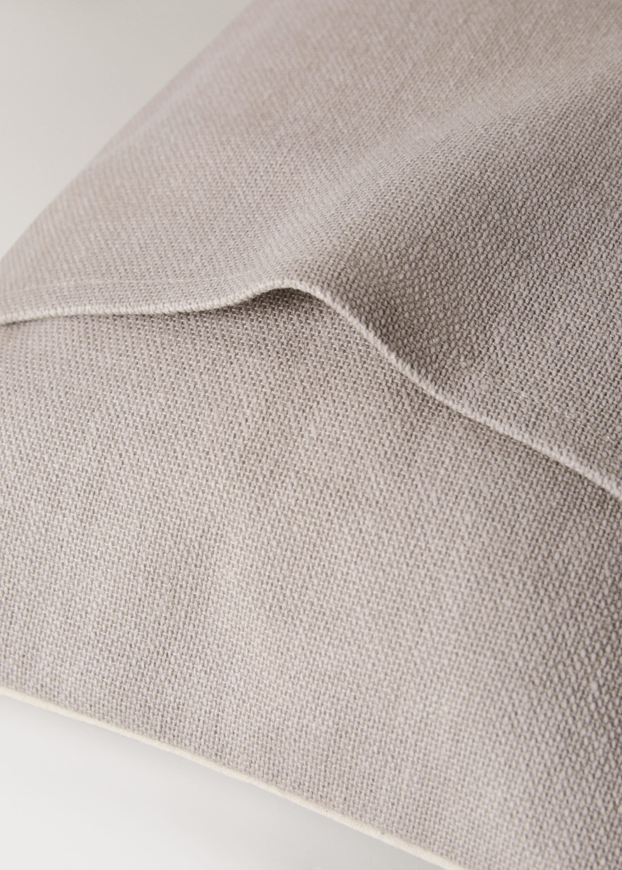 Cotton cushion cover with structure 30x50cm - Details of the article 2, Sand. Ref: 27013322-00.