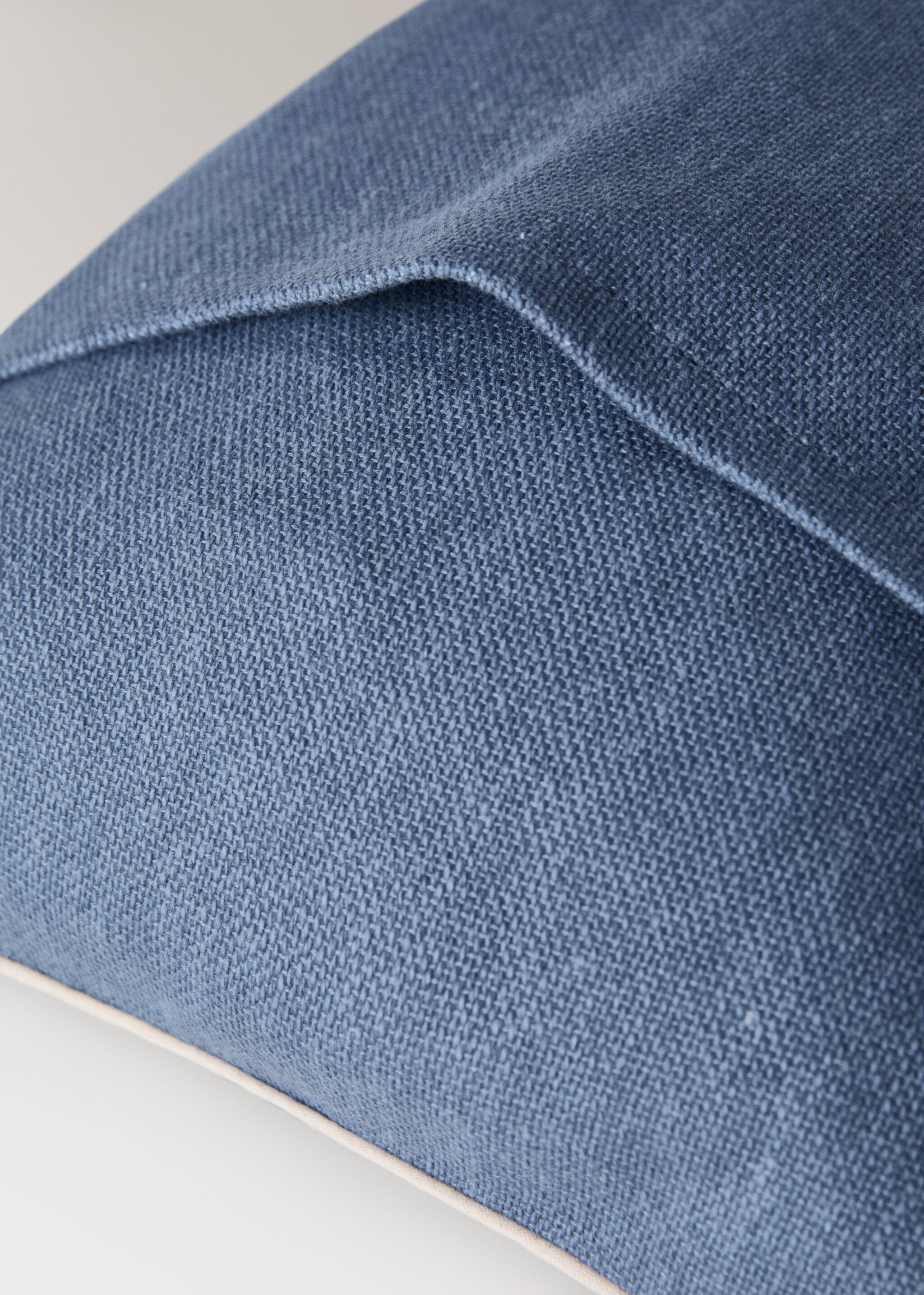 Cotton cushion cover with structure 30x50cm - Details of the article 2, Indigo Blue. Ref: 27013322-00.