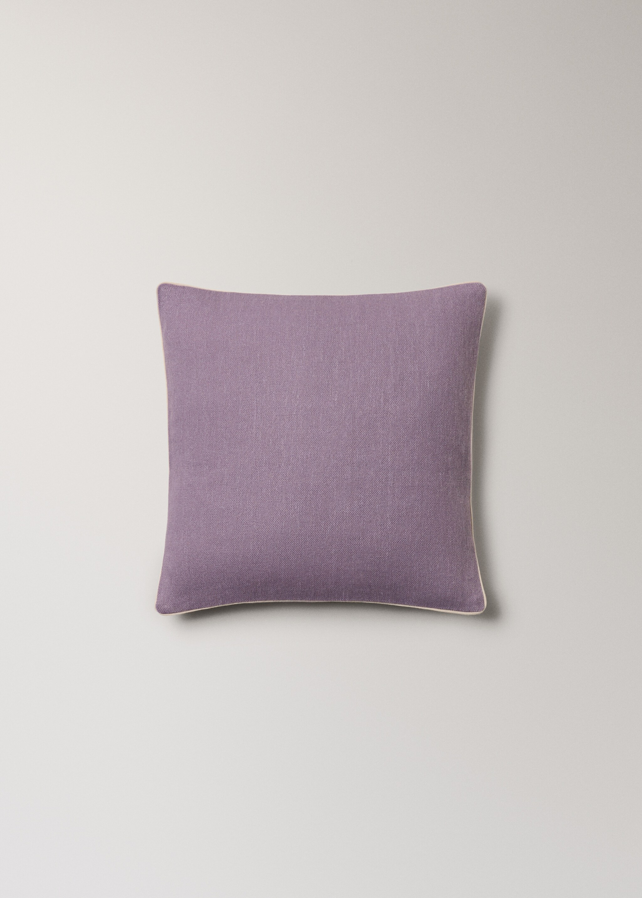 Paspelierter Kissenbezug 45 x 45 cm - Artikel ohne Model, Brombeere. Ref: 27013323-00.