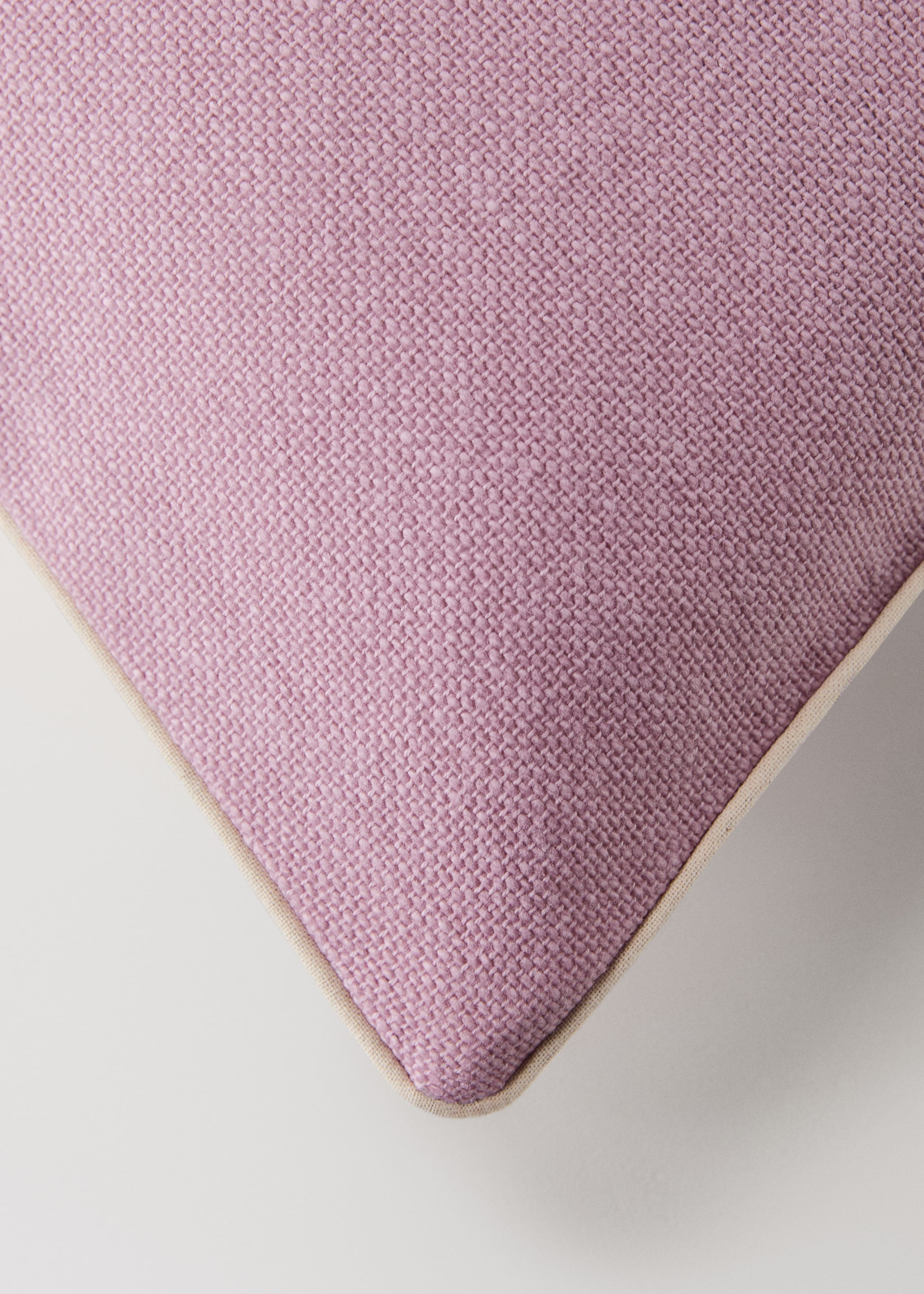 Piping cushion cover 45x45cm - Details of the article 1, Pastel Pink. Ref: 27013323-00.