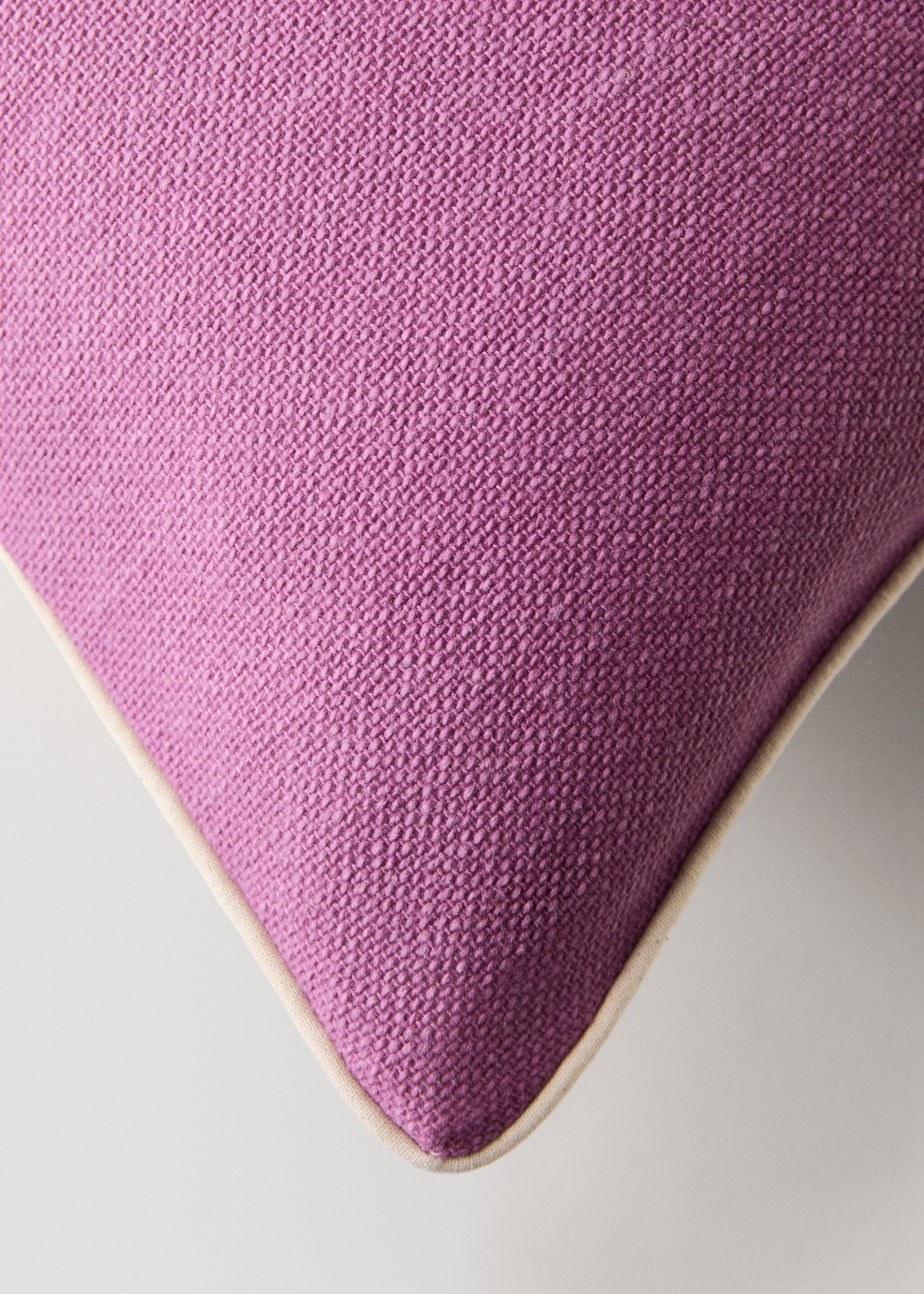Piping cushion cover 45x45cm - Details of the article 3, Medium Pink. Ref: 27013323-00.