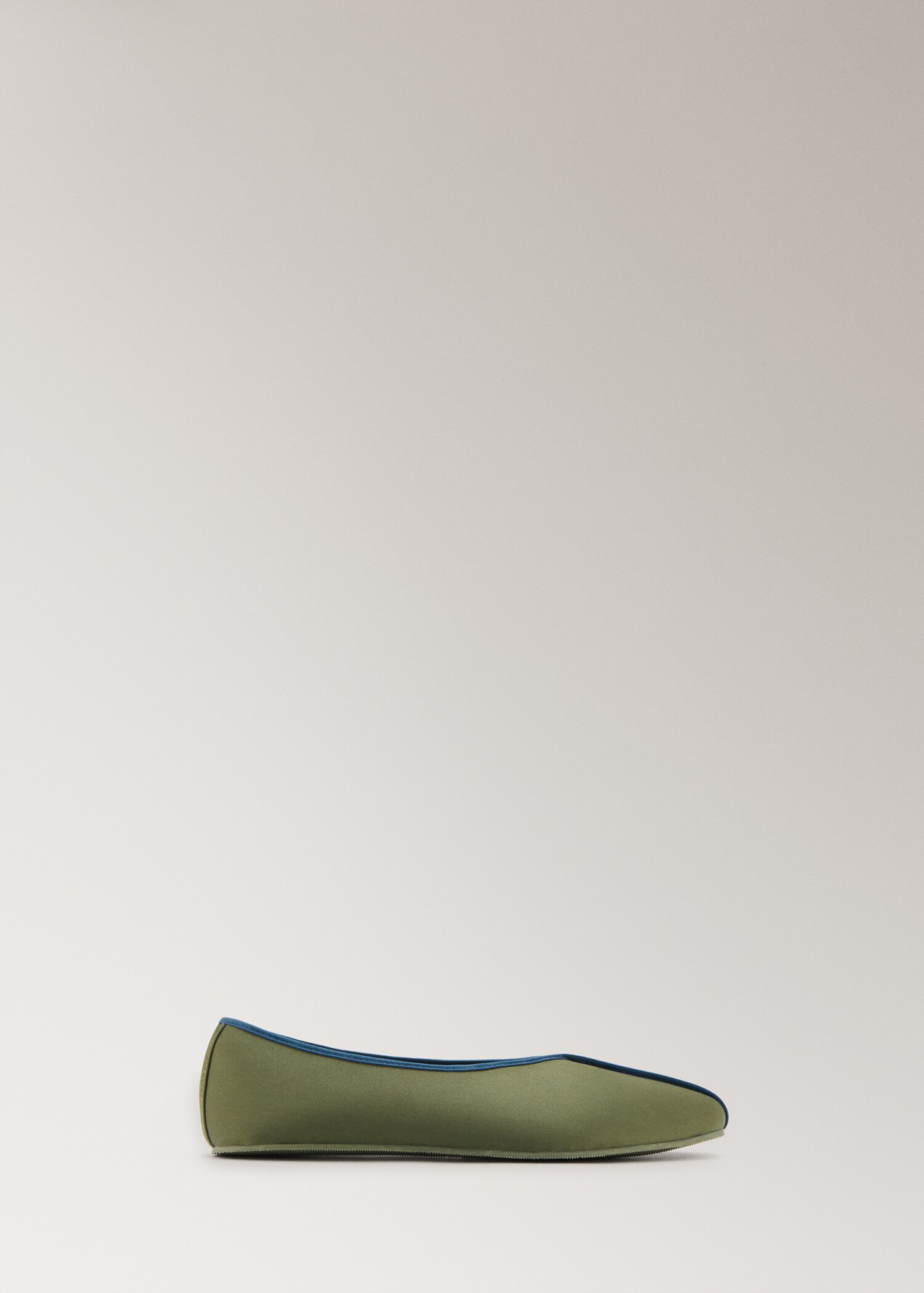 Satin ballet flats with contrast piping - Article without model