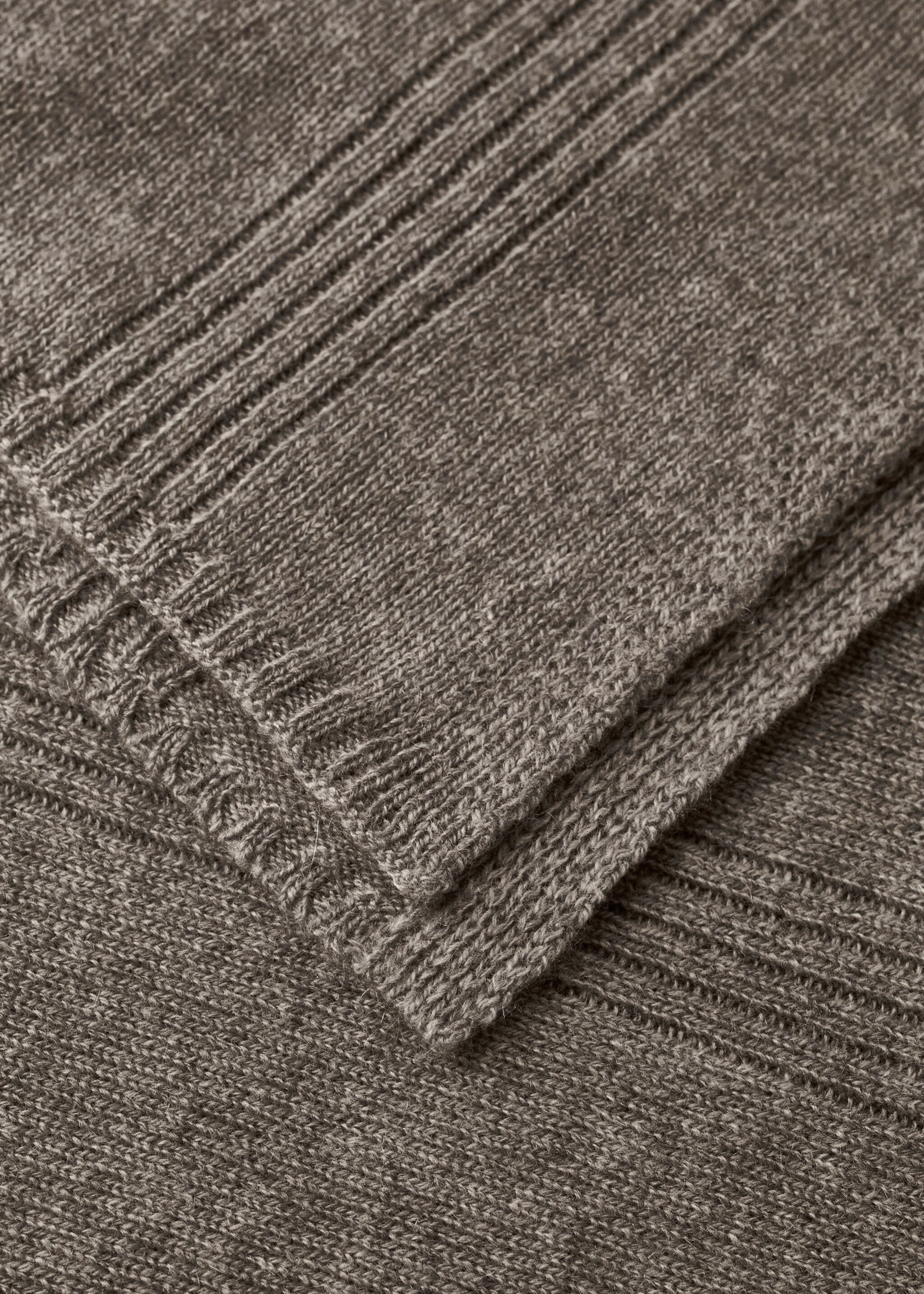 Children's cashmere throw - Details of the article 1, Light/Pastel Brown. Ref: 27013332-00.
