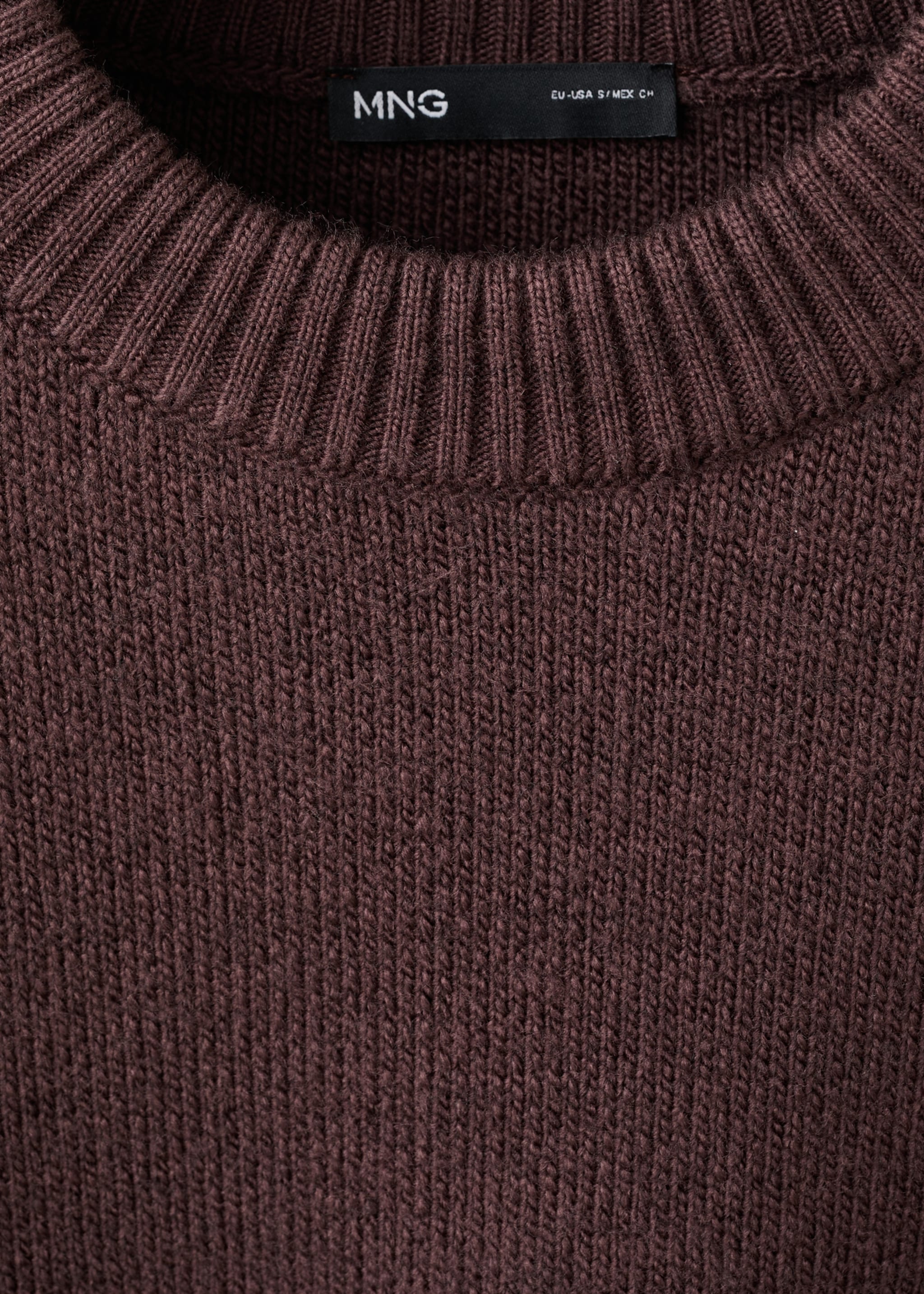 Round-neck knitted sweater - Details of the article 8, Wine. Ref: 27013343-00.