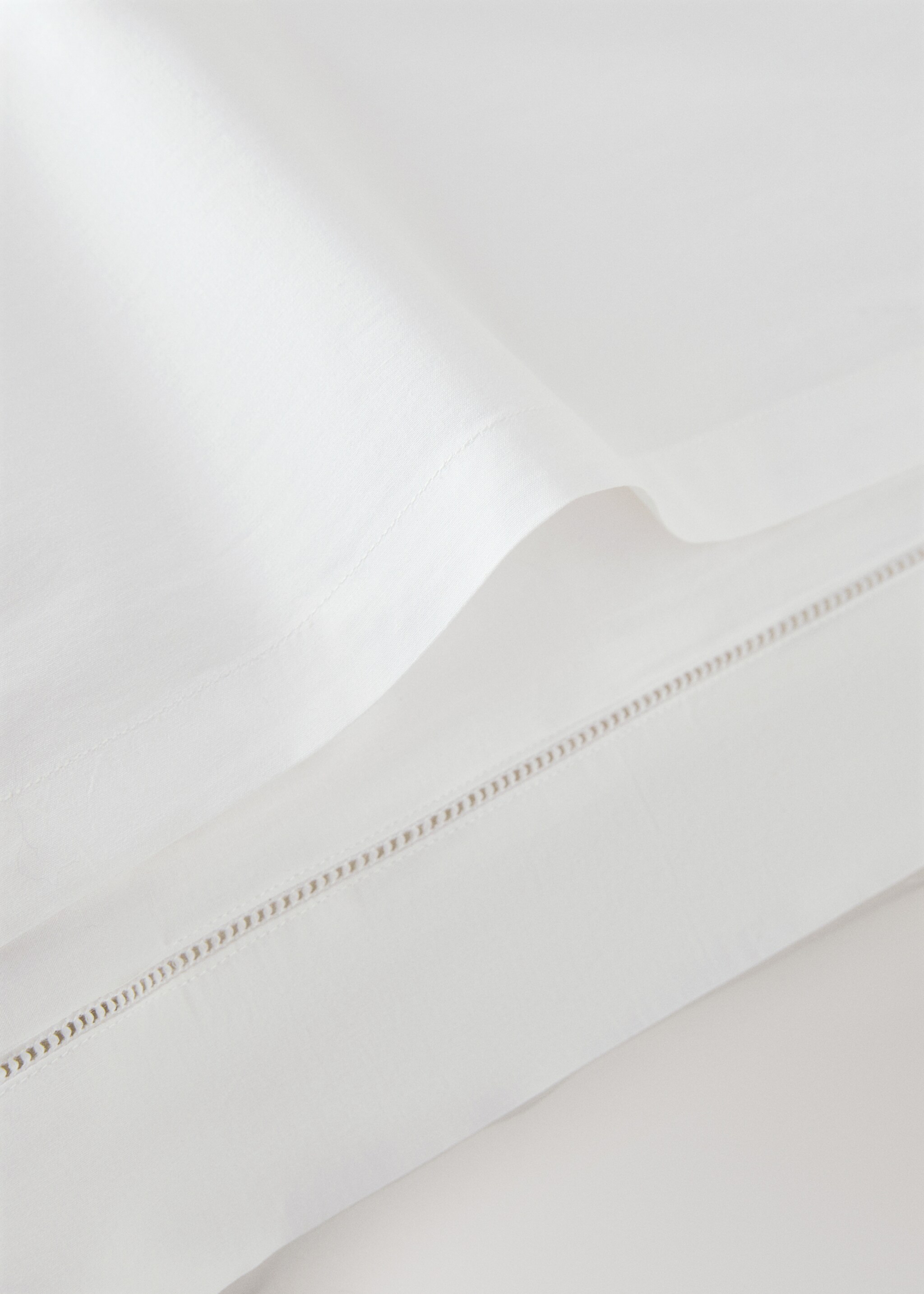 Two cotton percale pillowcases with embroidered flowers 60x60 cm - Details of the article 3, Pastel Orange. Ref: 27013722-00.