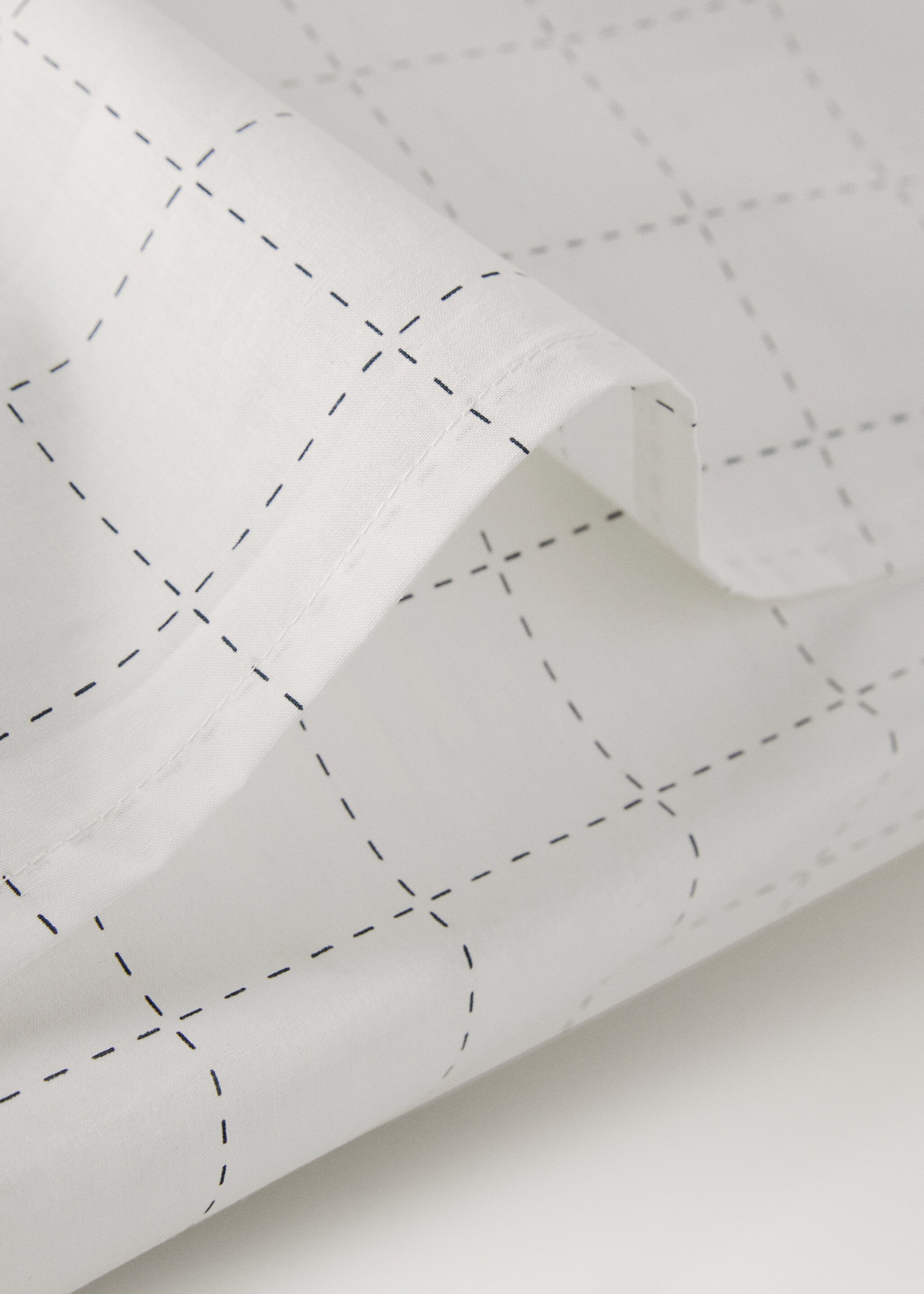 Two quilted percale cotton check pillowcases 50x75 cm - Details of the article 2, Off White. Ref: 27013727-00.