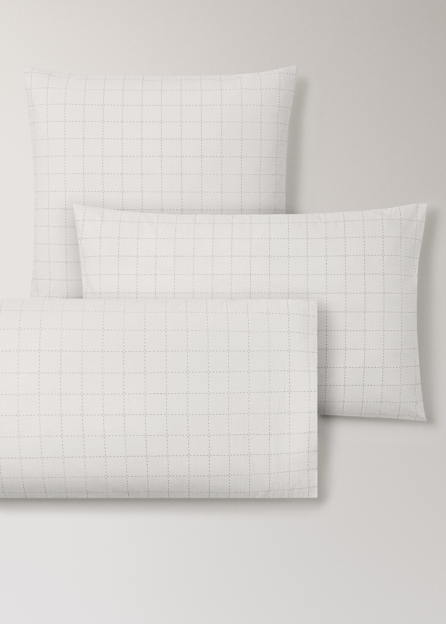 Two quilted percale cotton check pillowcases 50x75 cm - Details of the article 4