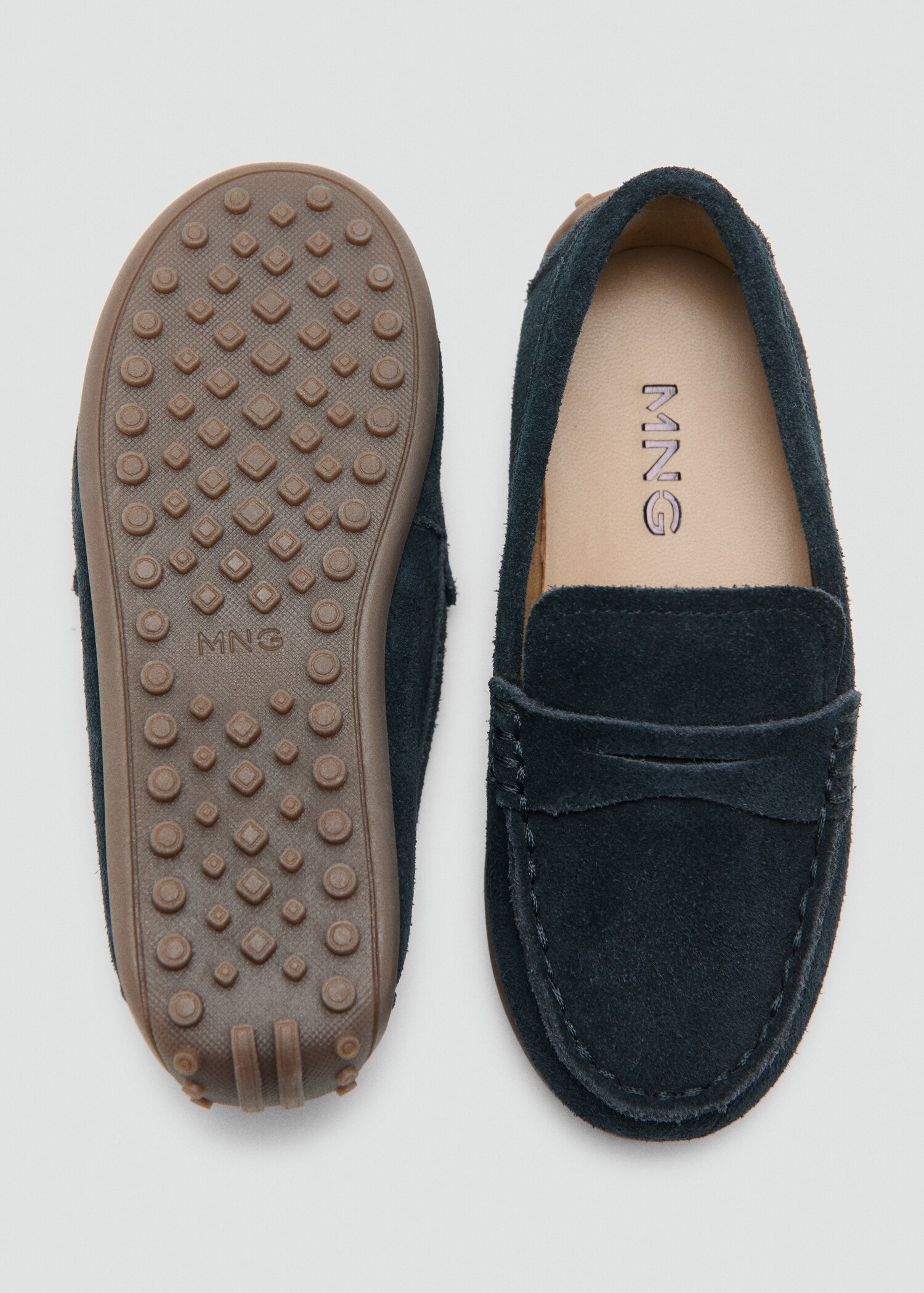 Suede-effect moccasin - Details of the article 2