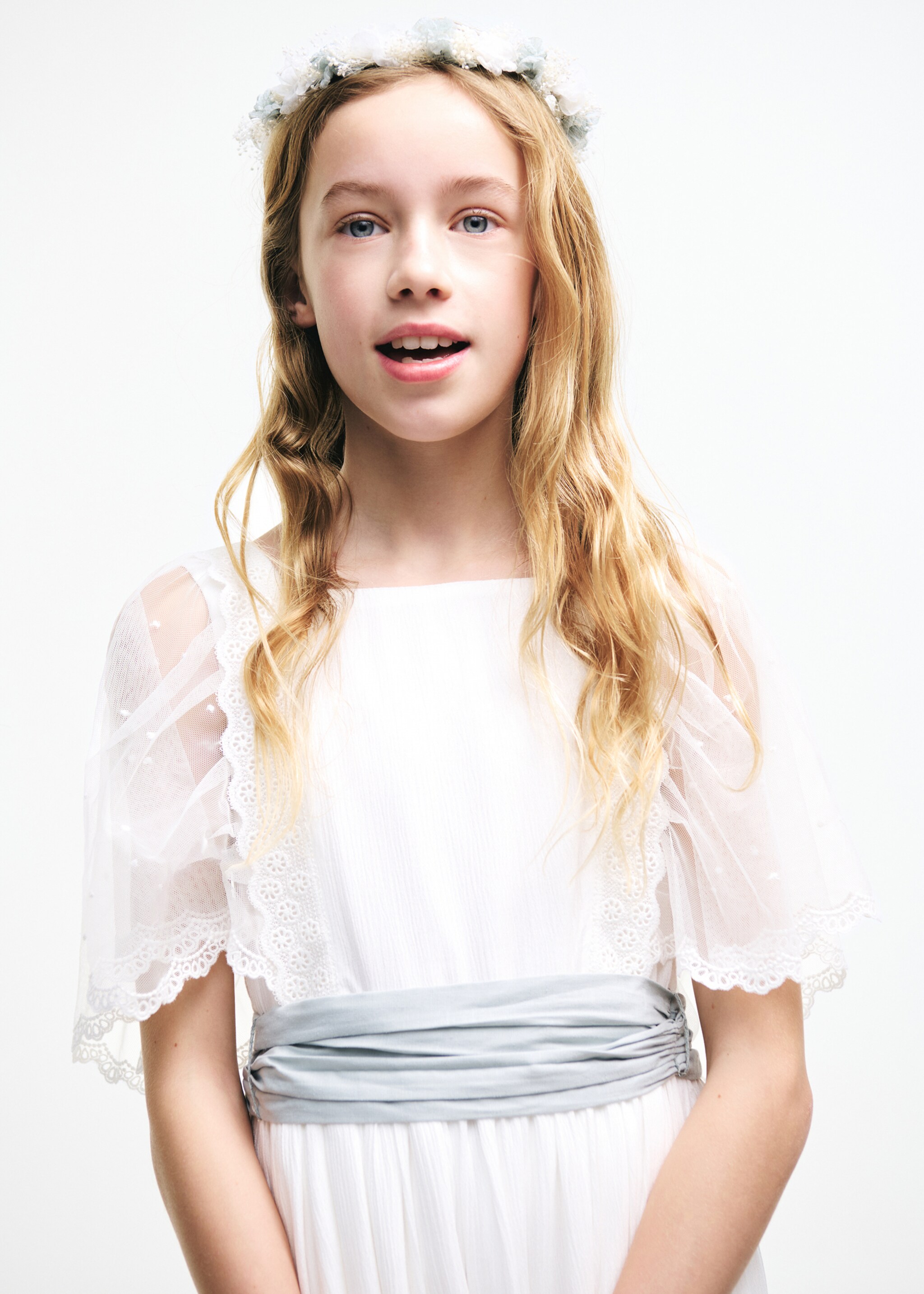 Long dress with bow - Details of the article 5, White. Ref: 27013738-00.