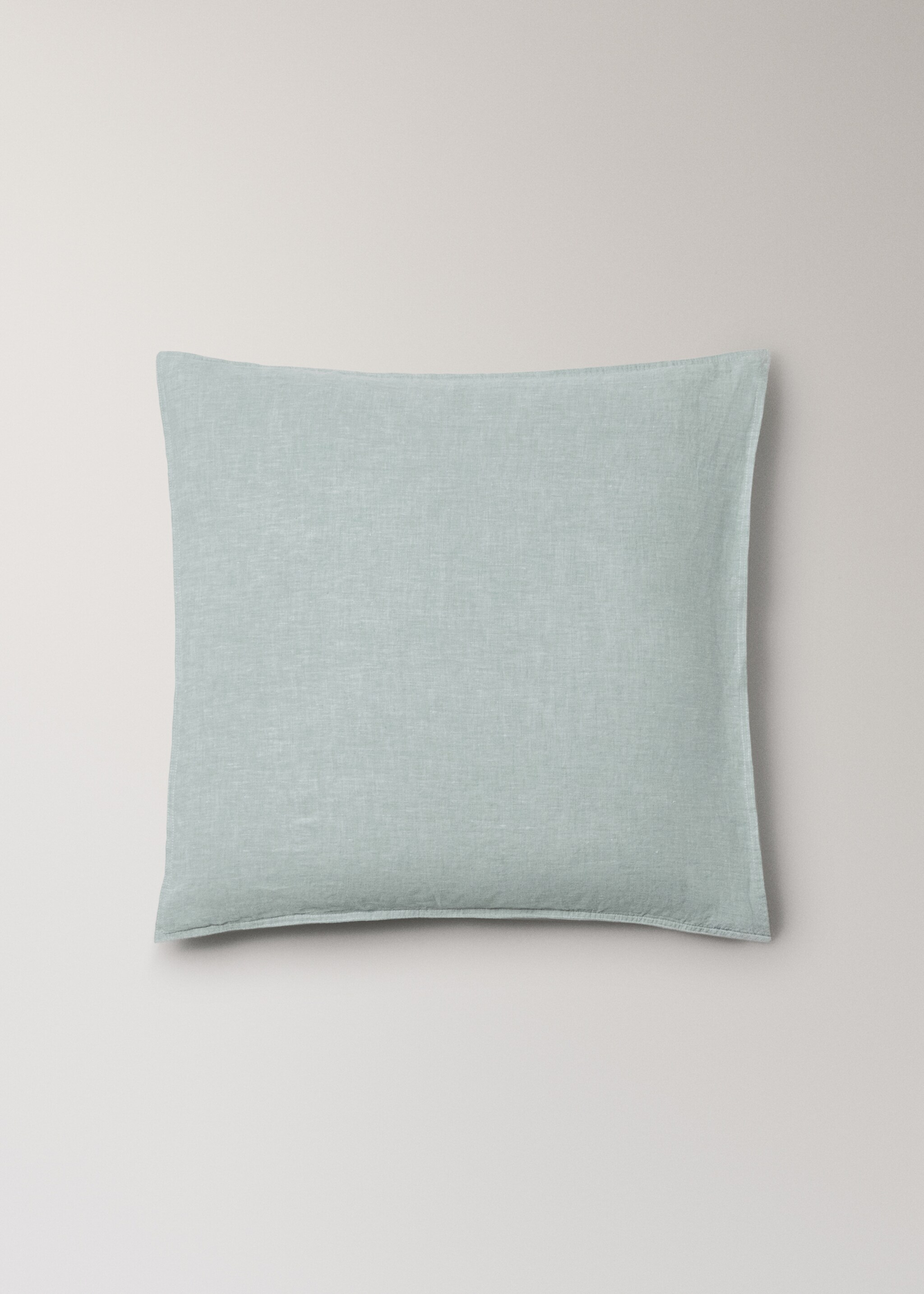 Two washed linen pillowcases 60x60 cm - Article without model, Pastel Green. Ref: 27013741-00.