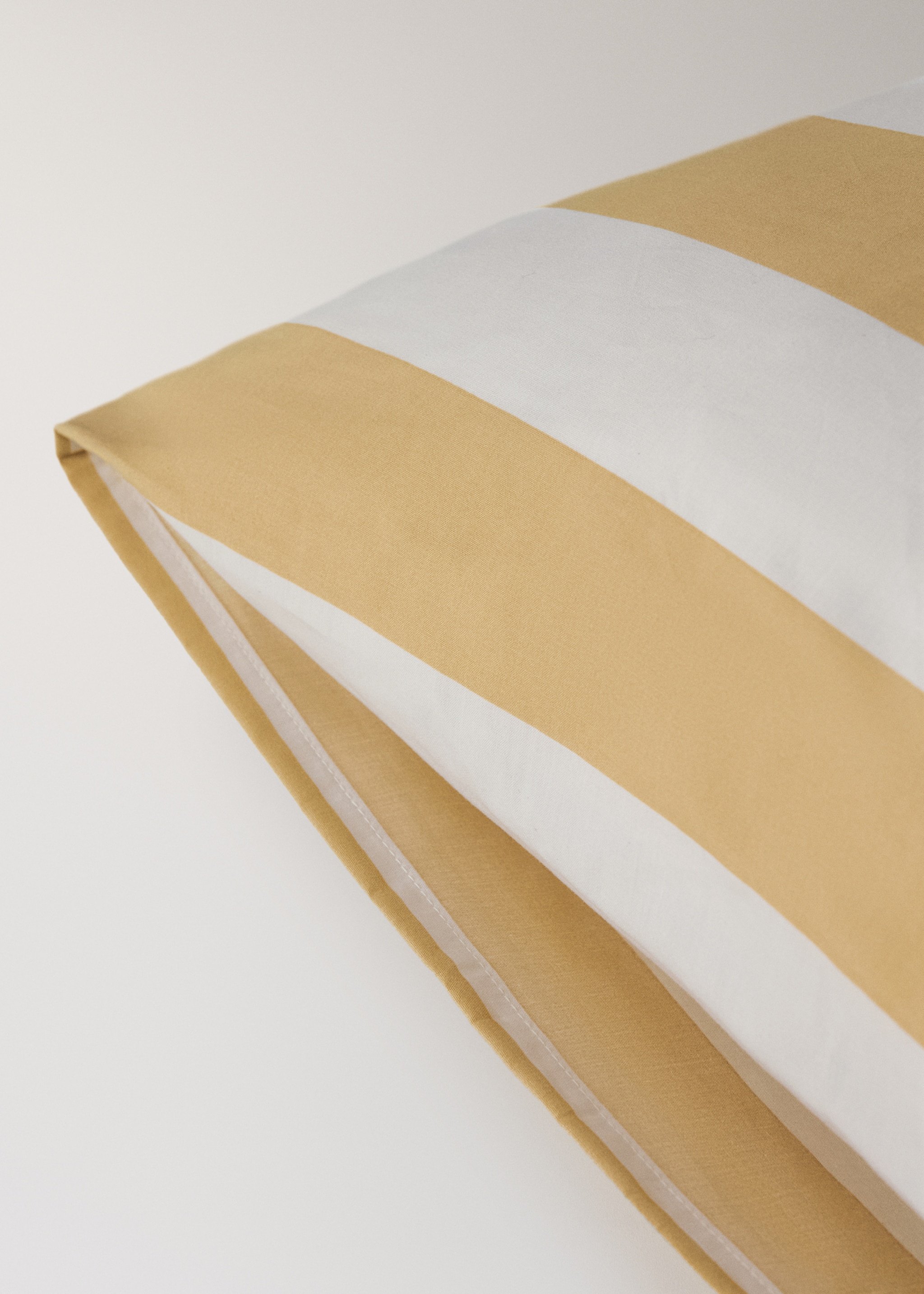 Two 200-thread count percale cotton wide-striped kodak-print pillowcases 50x75 cm - Details of the article 2, Mustard. Ref: 27013743-00.