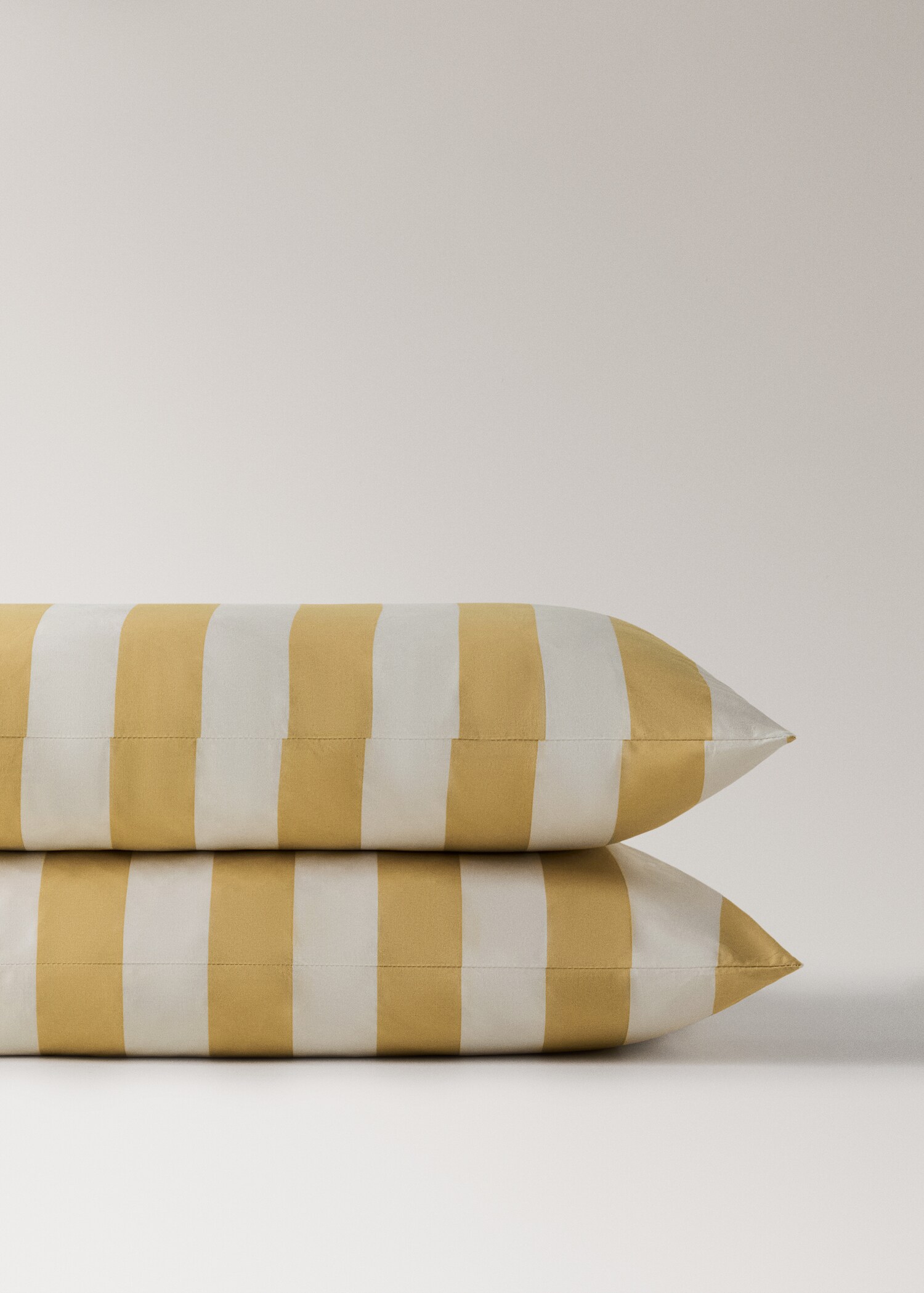 Two 200-thread count percale cotton wide-striped kodak-print pillowcases 50x75 cm - Details of the article 3