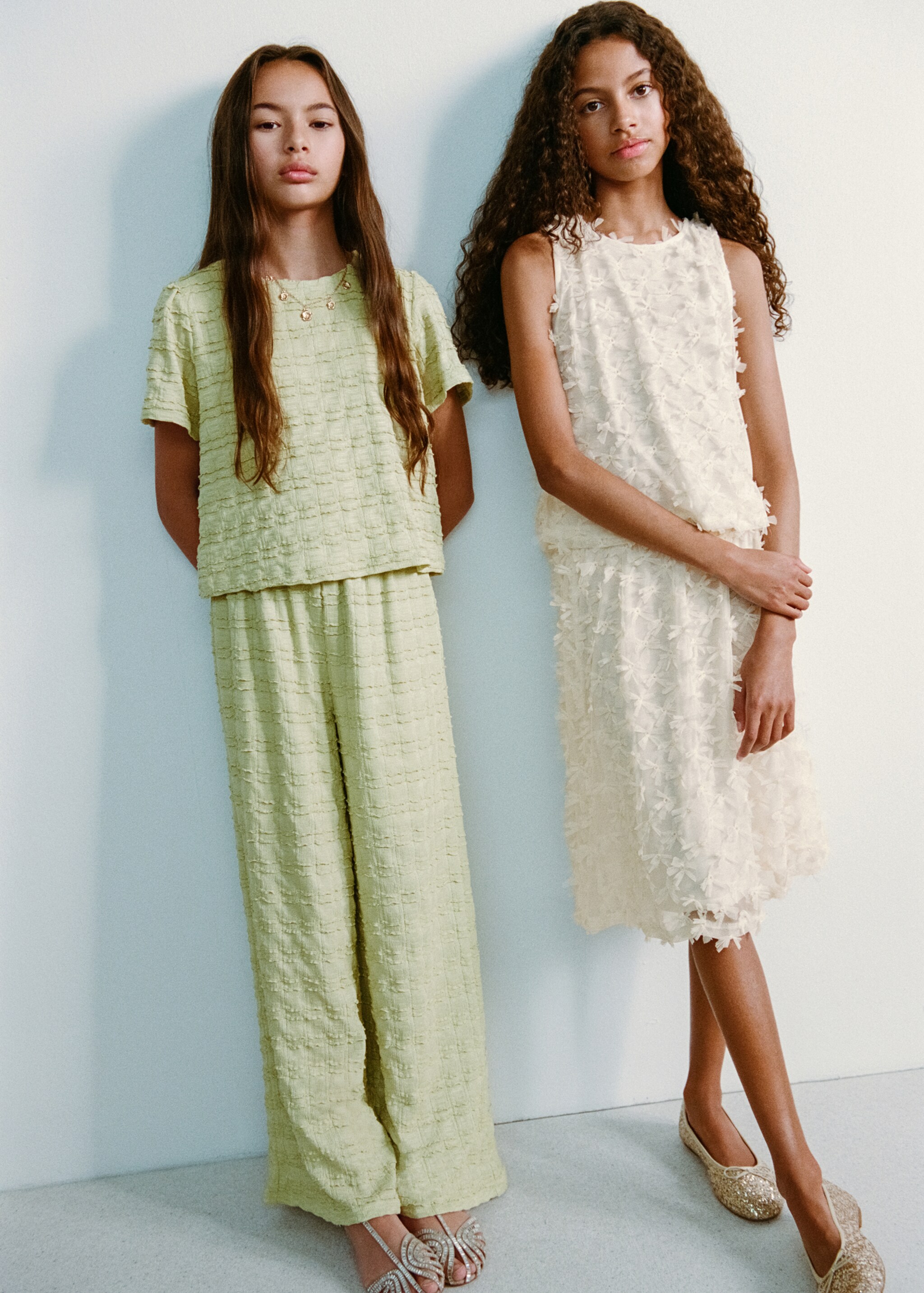 Textured flowy T-shirt - Details of the article 5, Lime. Ref: 27014047-00.