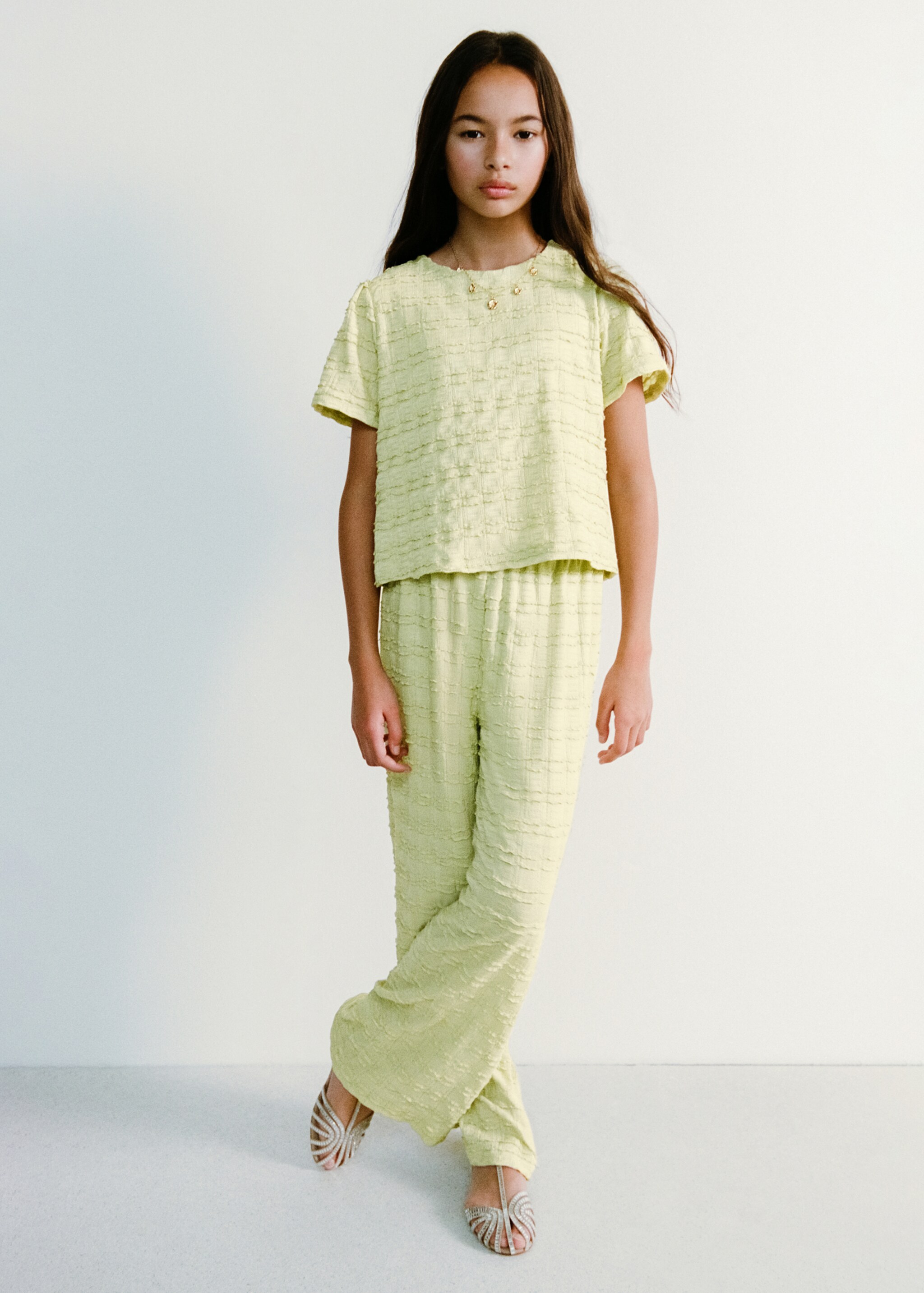 Textured flowy T-shirt - Details of the article 6, Lime. Ref: 27014047-00.