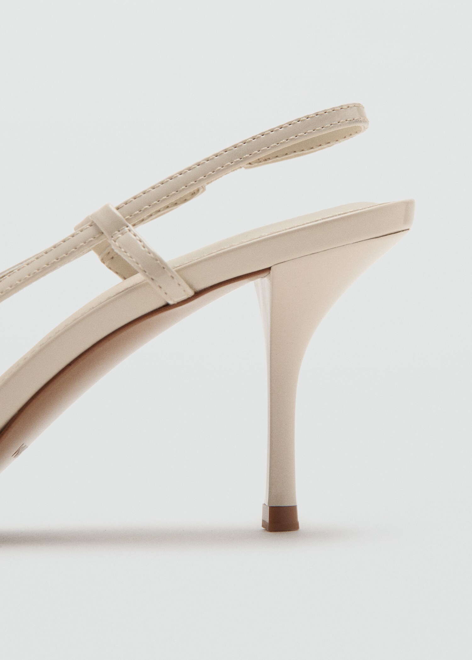 Chaussures à talon en cuir vernis - Détail de l'article 1