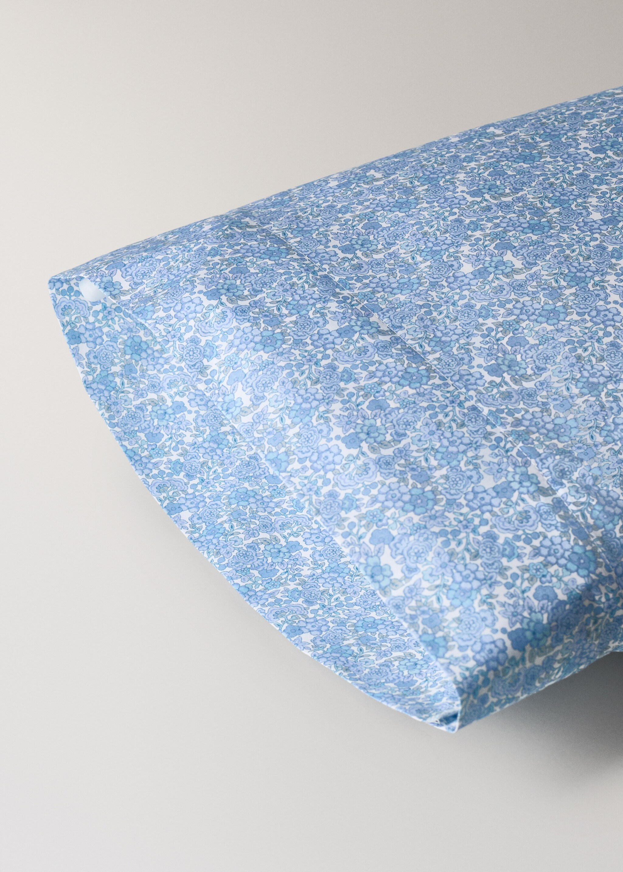 Cot bed pillowcase in floral percale - Details of the article 1, Blue. Ref: 27014060-00.