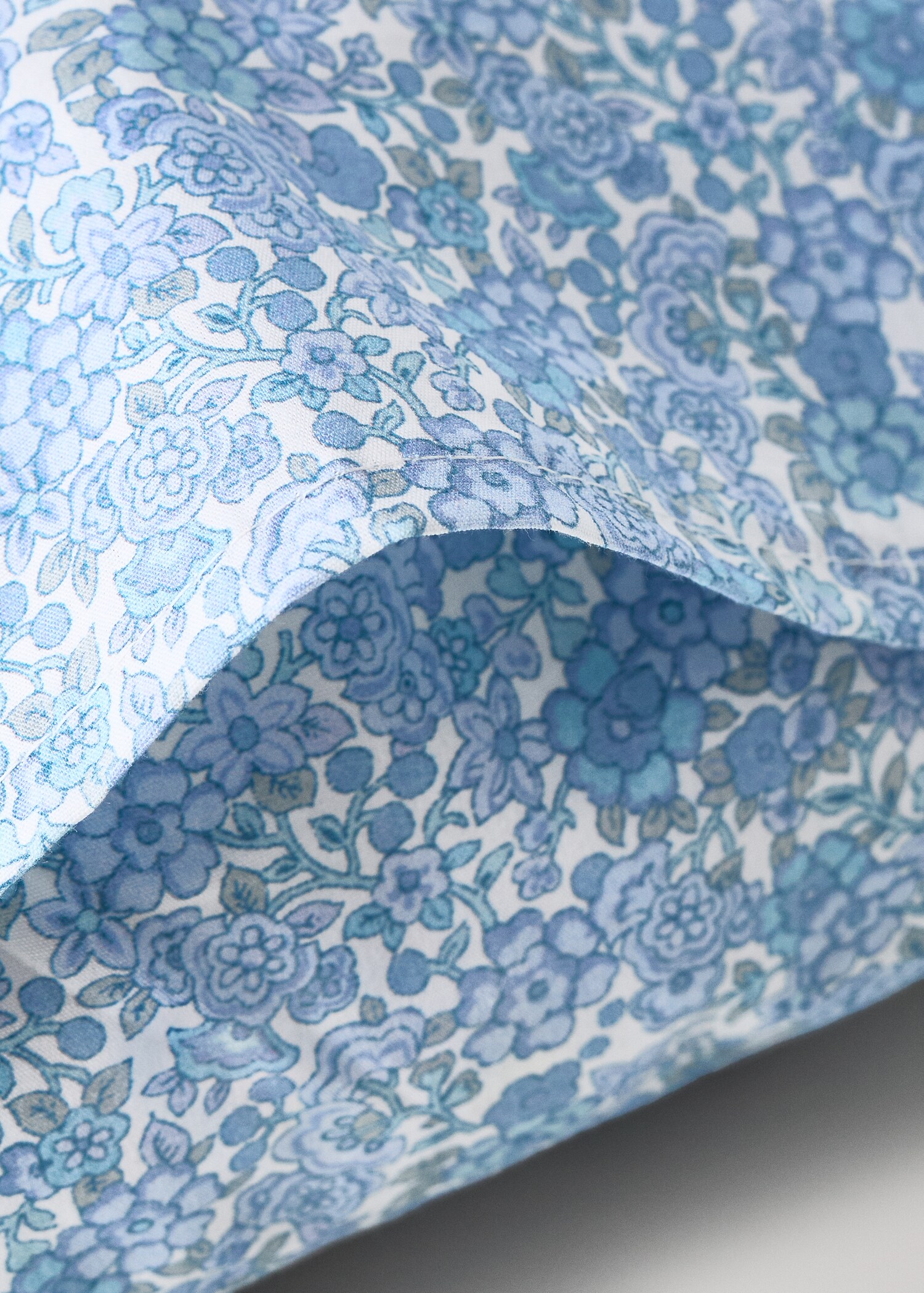 Cot bed pillowcase in floral percale - Details of the article 2