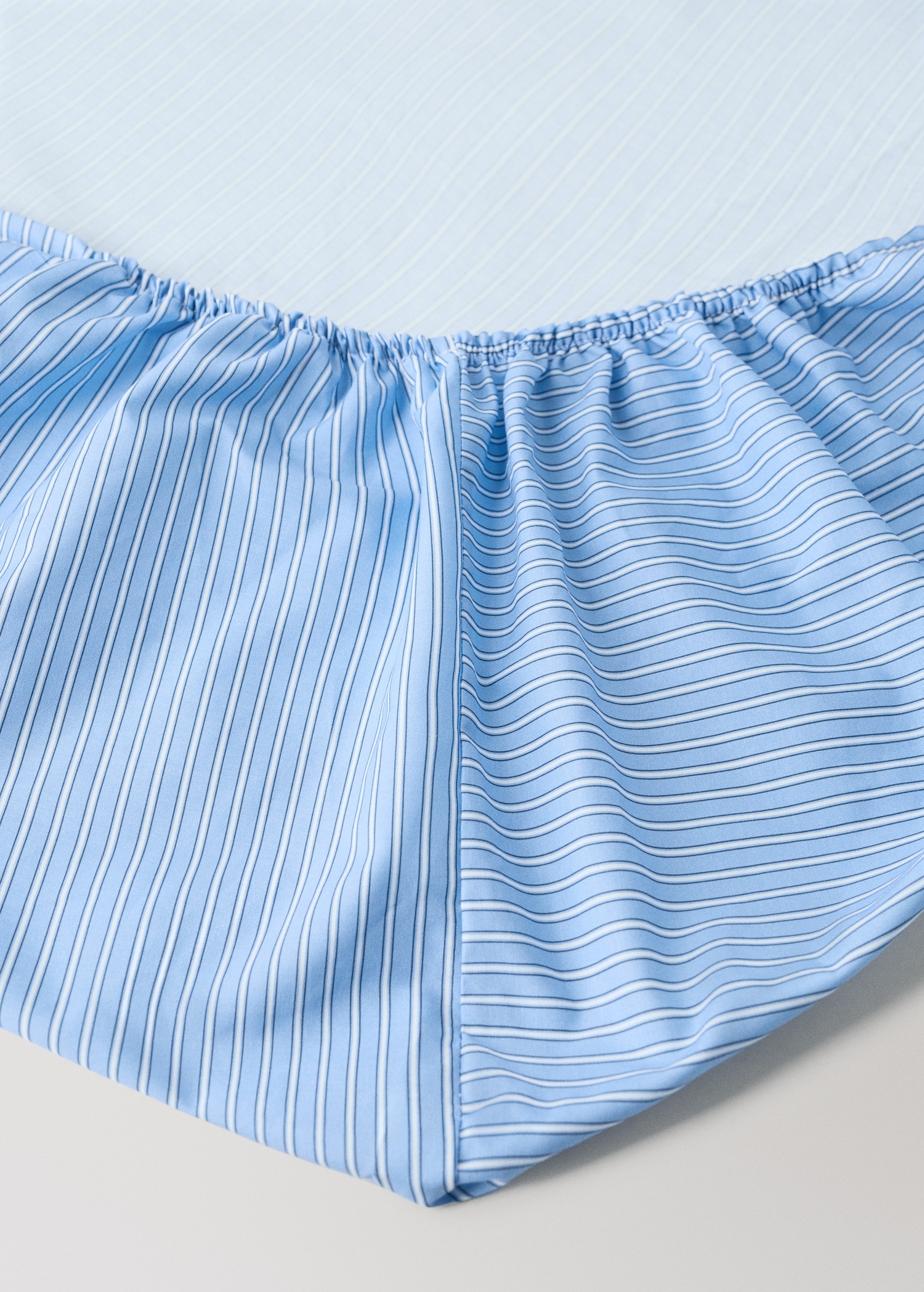 Shirt-style striped percale children’s fitted sheet for 135/140-cm bed - Details of the article 1