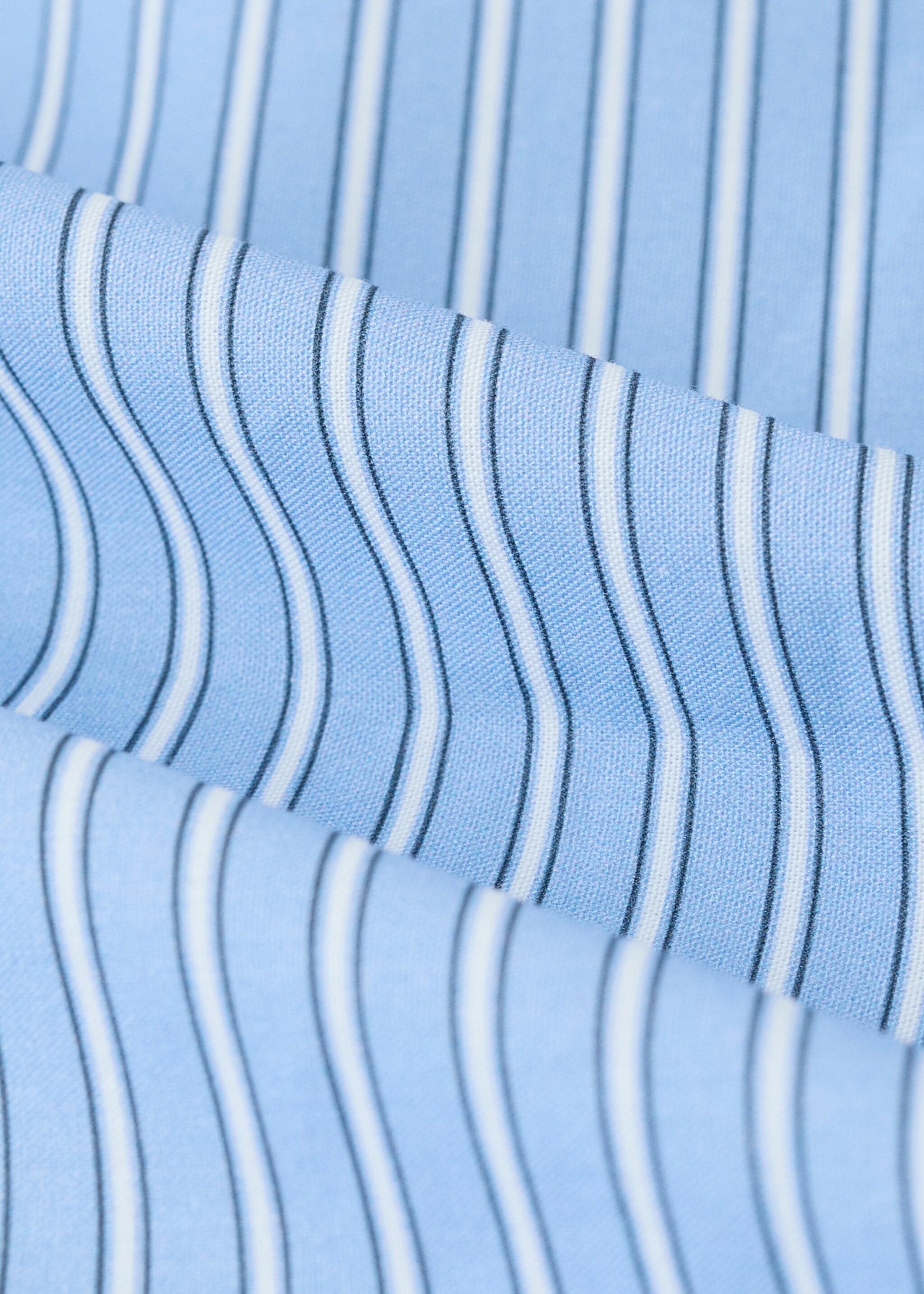 Shirt-style striped percale children’s fitted sheet for 135/140-cm bed - Details of the article 2, Blue. Ref: 27014063-00.