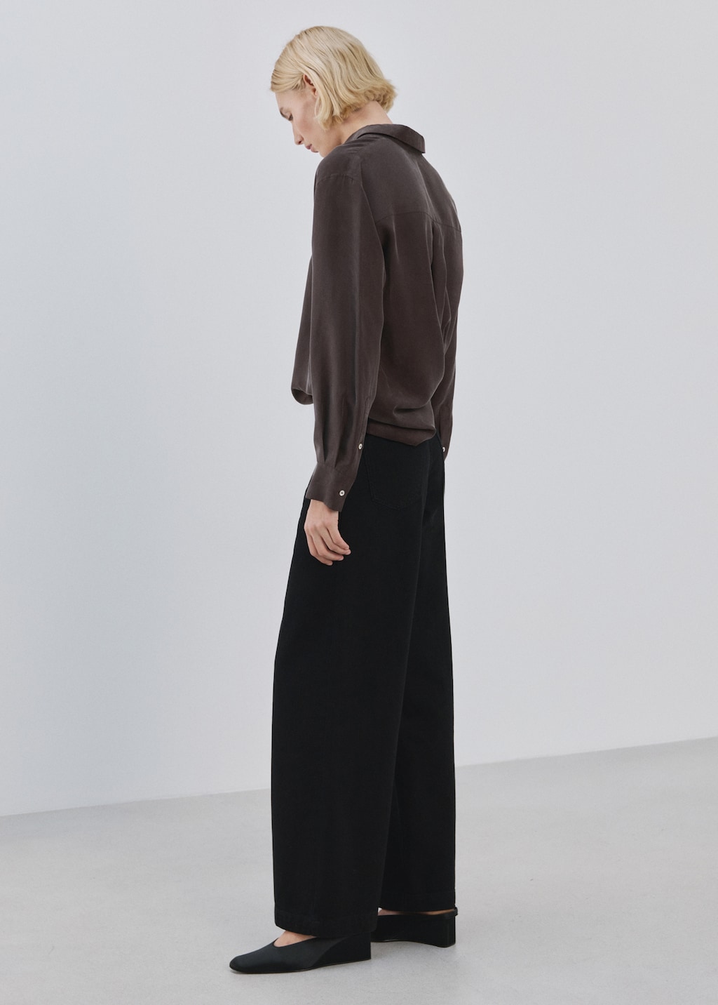 Wide leg mid-rise jeans - image 3