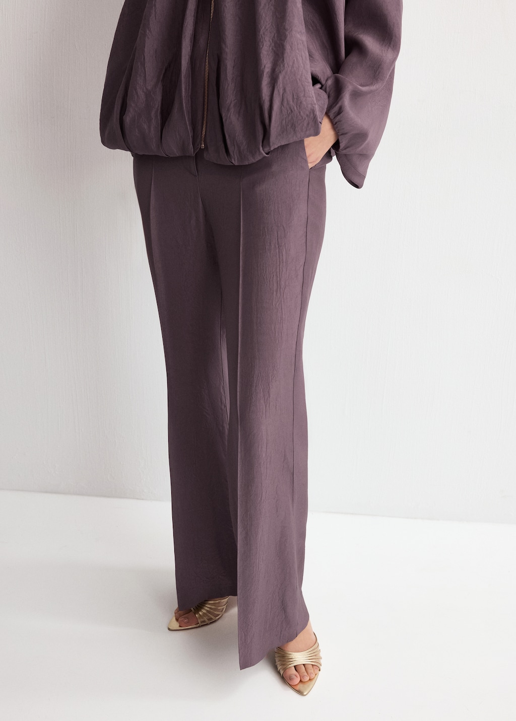 Straight mid-rise pants