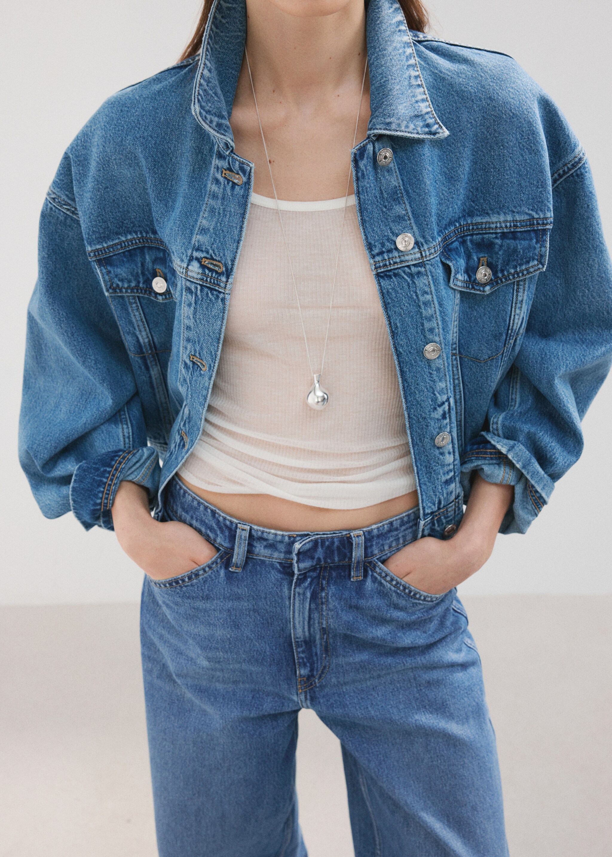 Mid-rise balloon jeans - Details of the article 6, Medium Blue. Ref: 27014077-00.