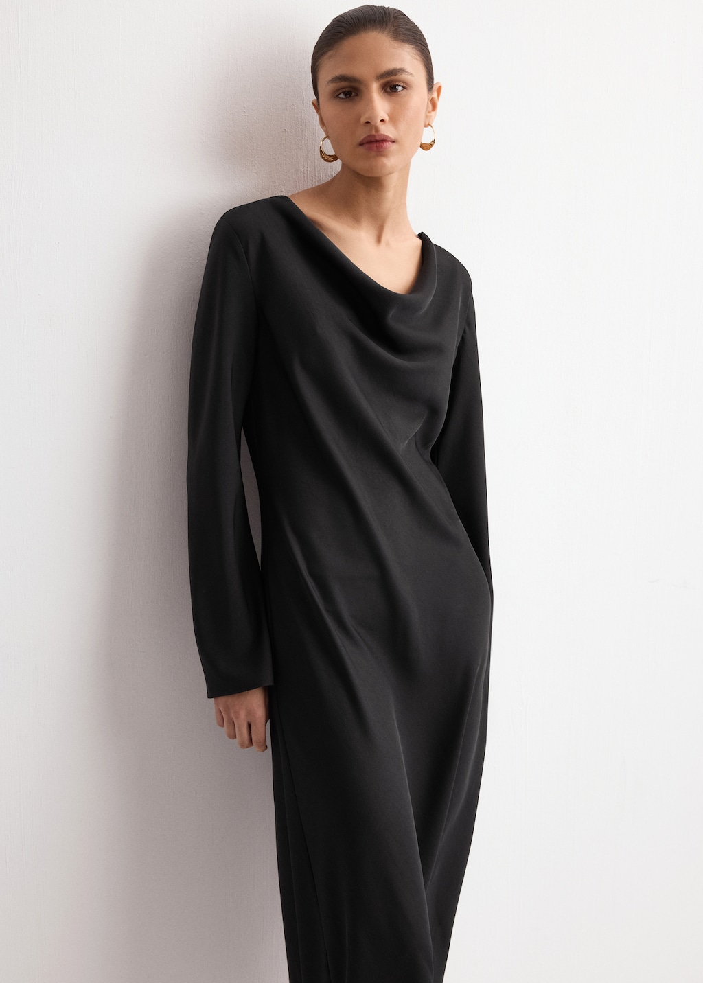 Long dress with draped neck