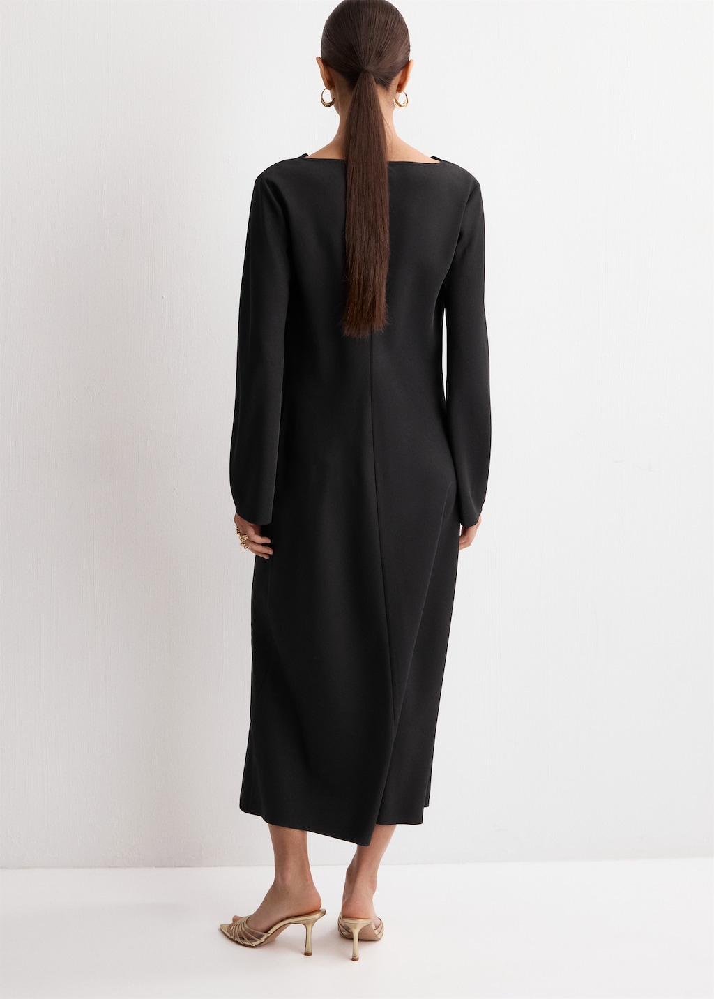 Long dress with draped neck - image 3