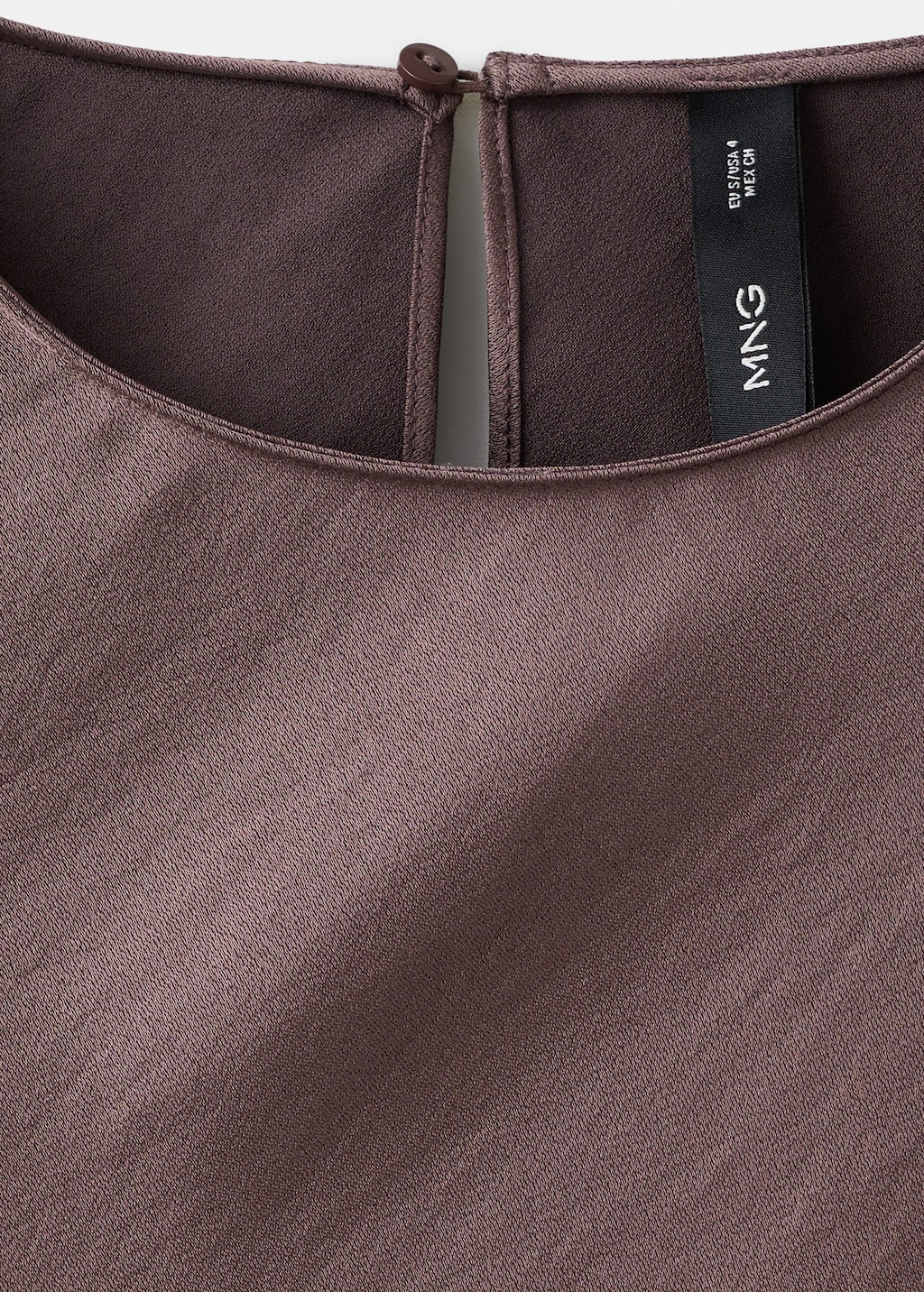  Long satin textured dress