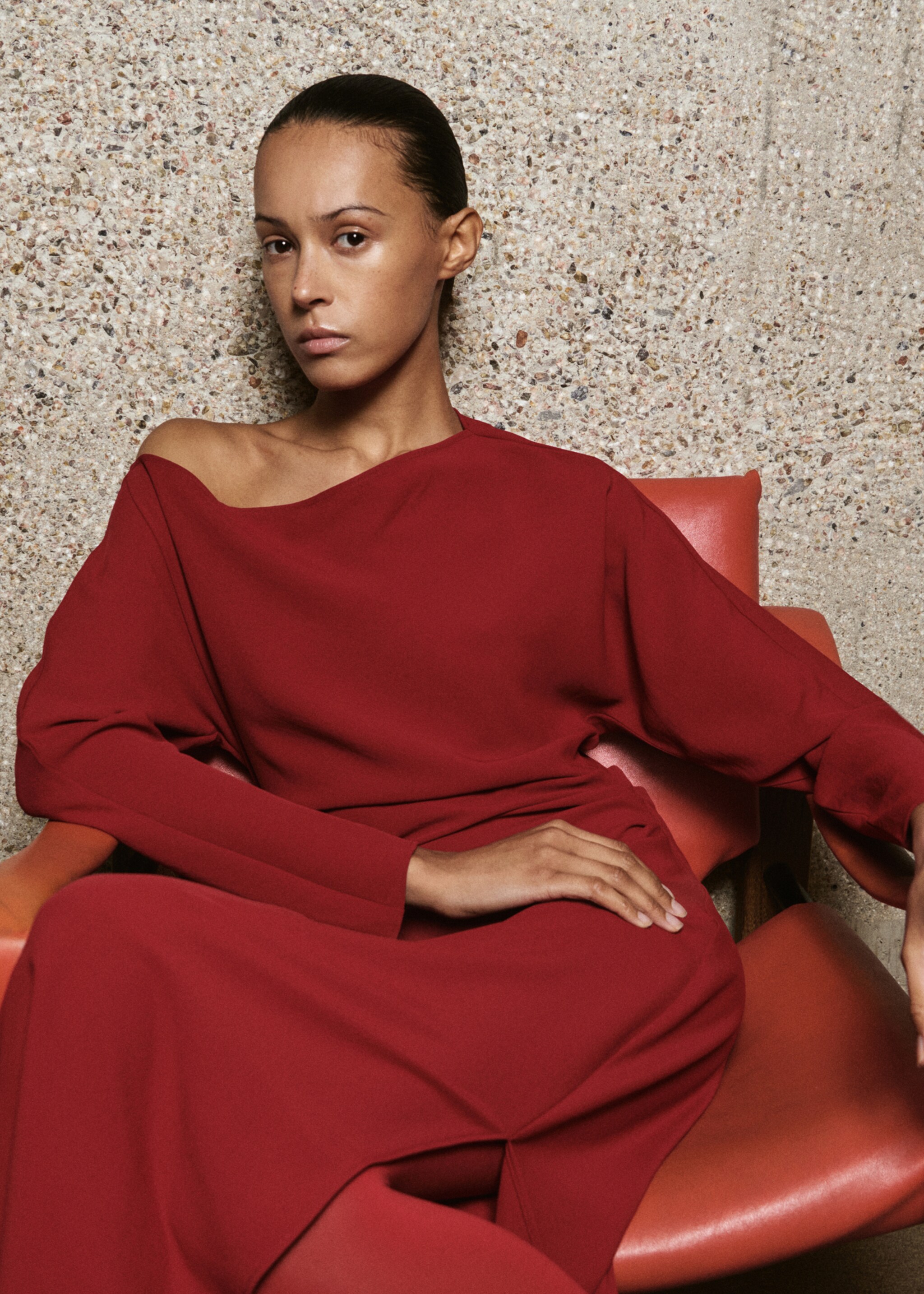 Boat-neck ruched dress - Details of the article 1, Red. Ref: 27014089-00.