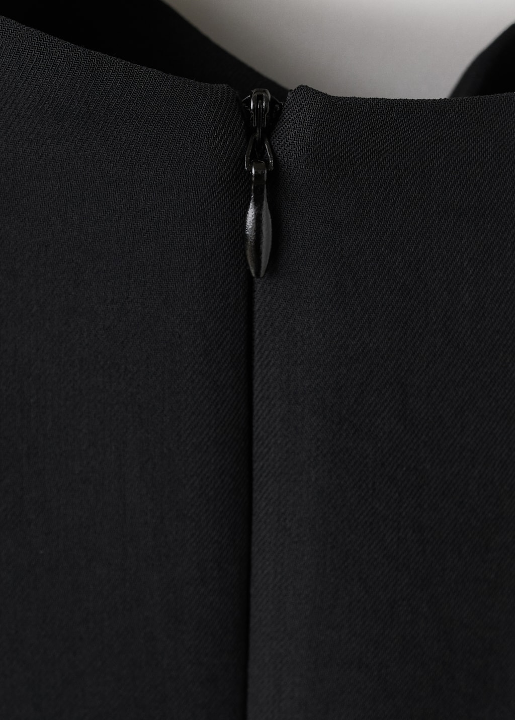 Short asymmetrical sleeve dress - image 4