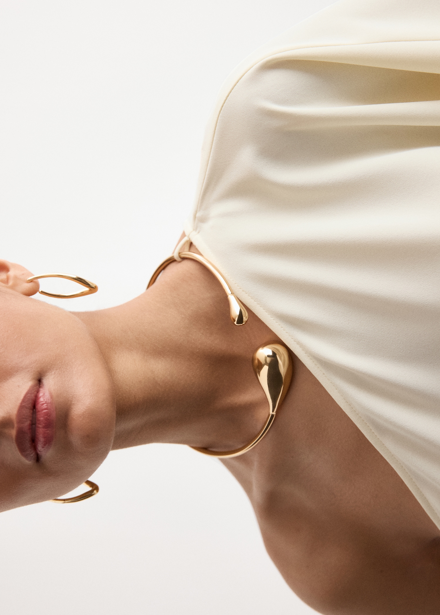 Vestido com manga abaloada - Pormenor do artigo 1