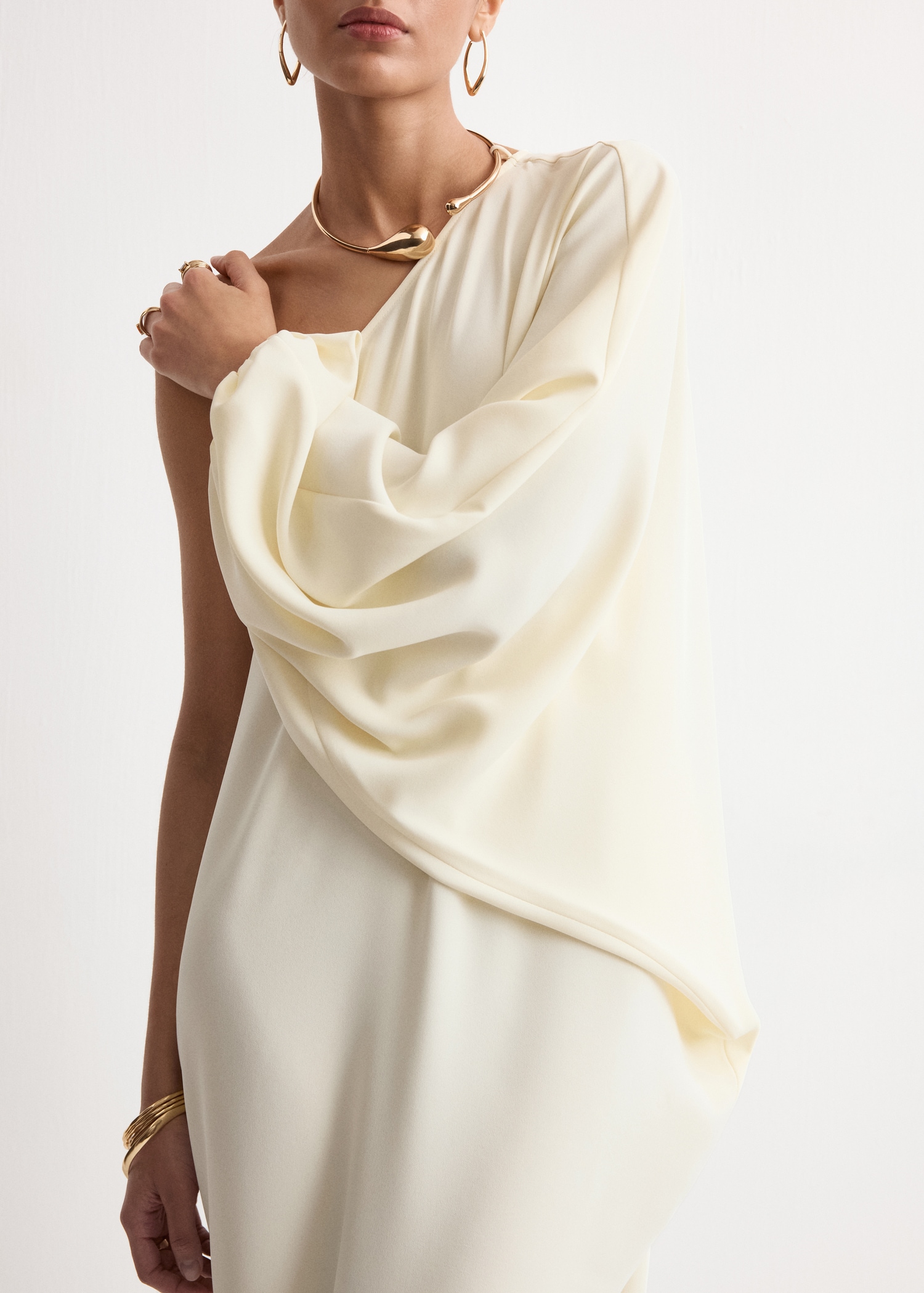 Vestido com manga abaloada - Pormenor do artigo 6