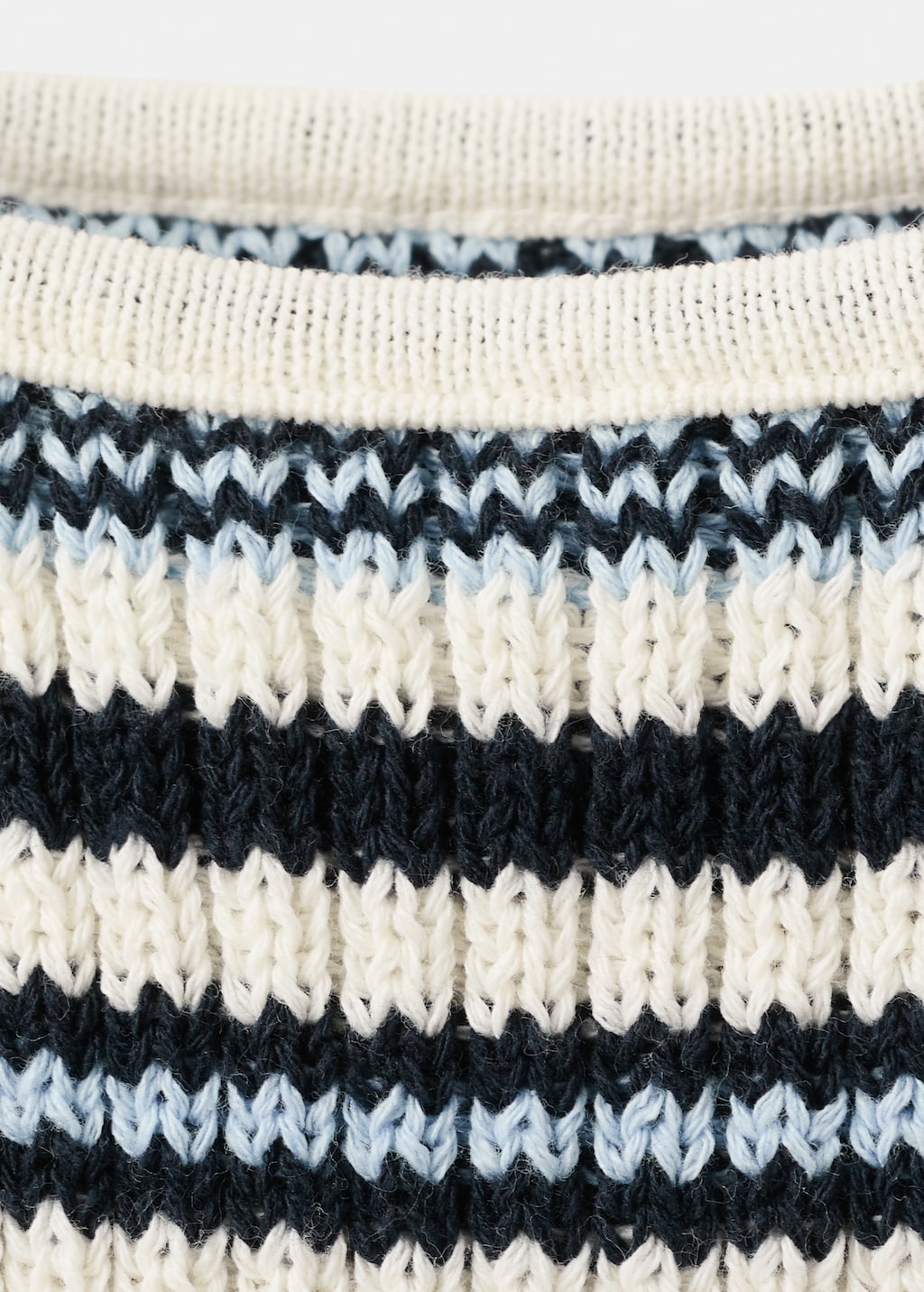 Striped knitted fitted top - image 4