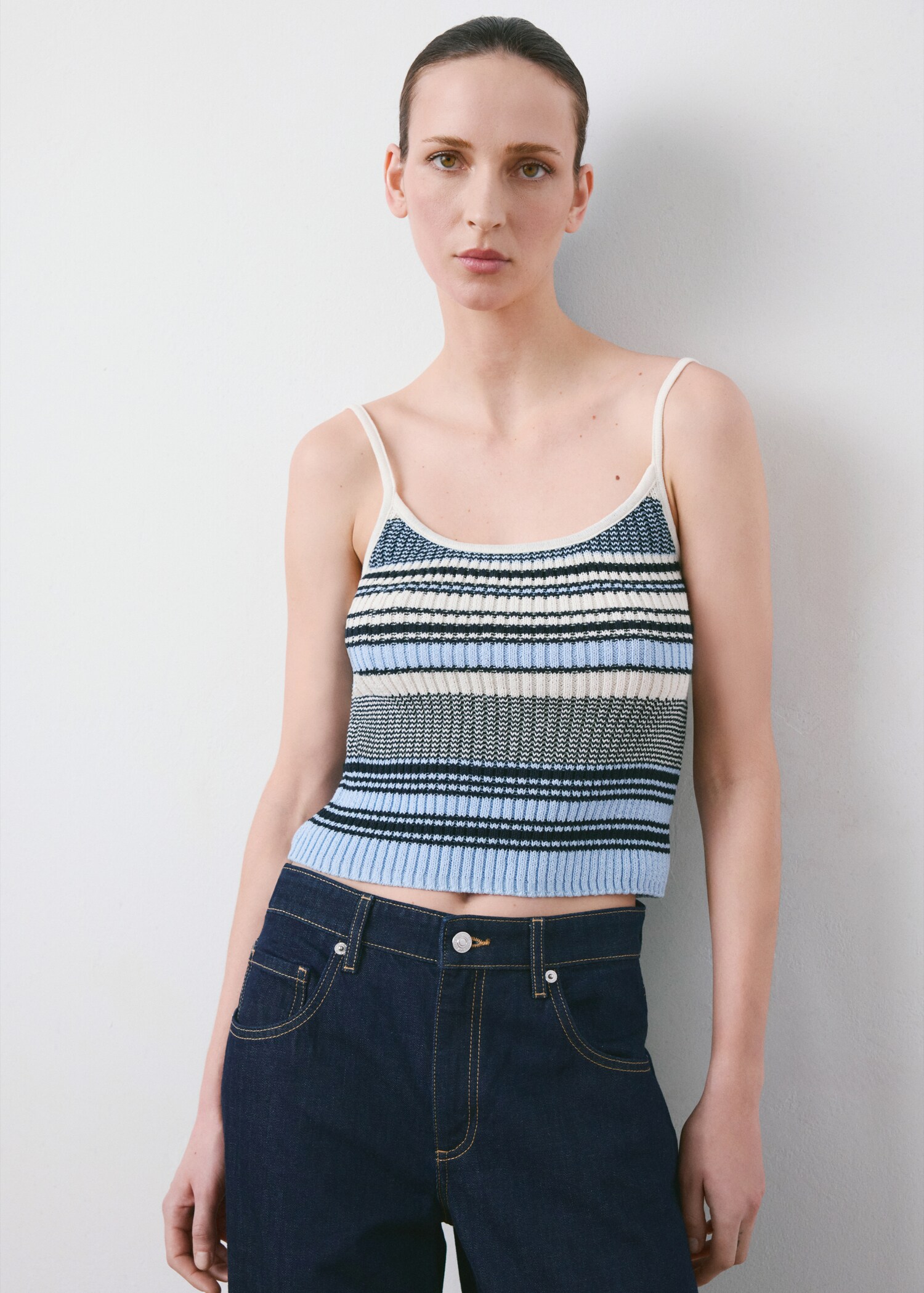 Striped knitted fitted top - Details of the article 2