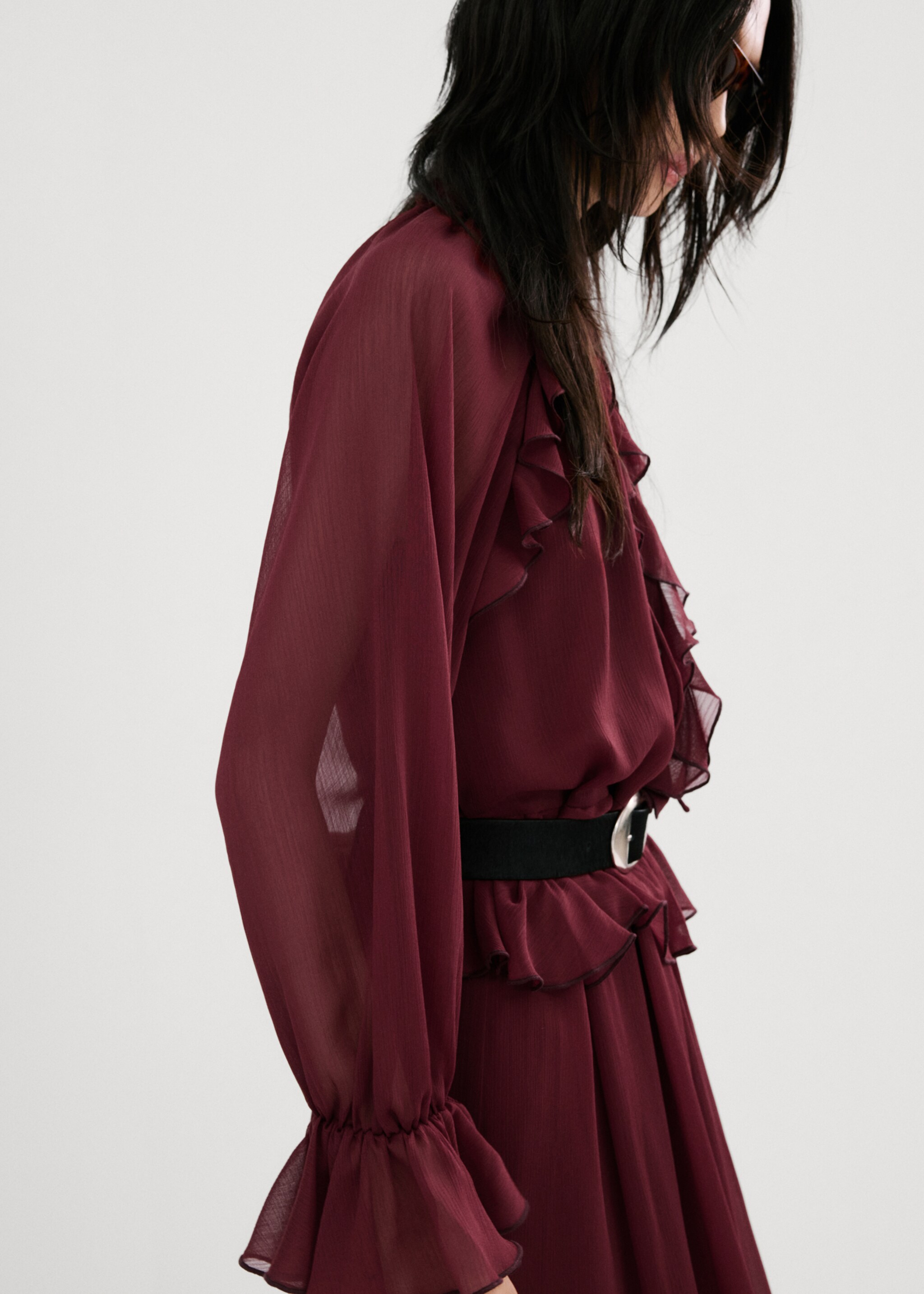 Robe longue à volants - Plan moyen, Bordeaux. Ref: 27014106-00.