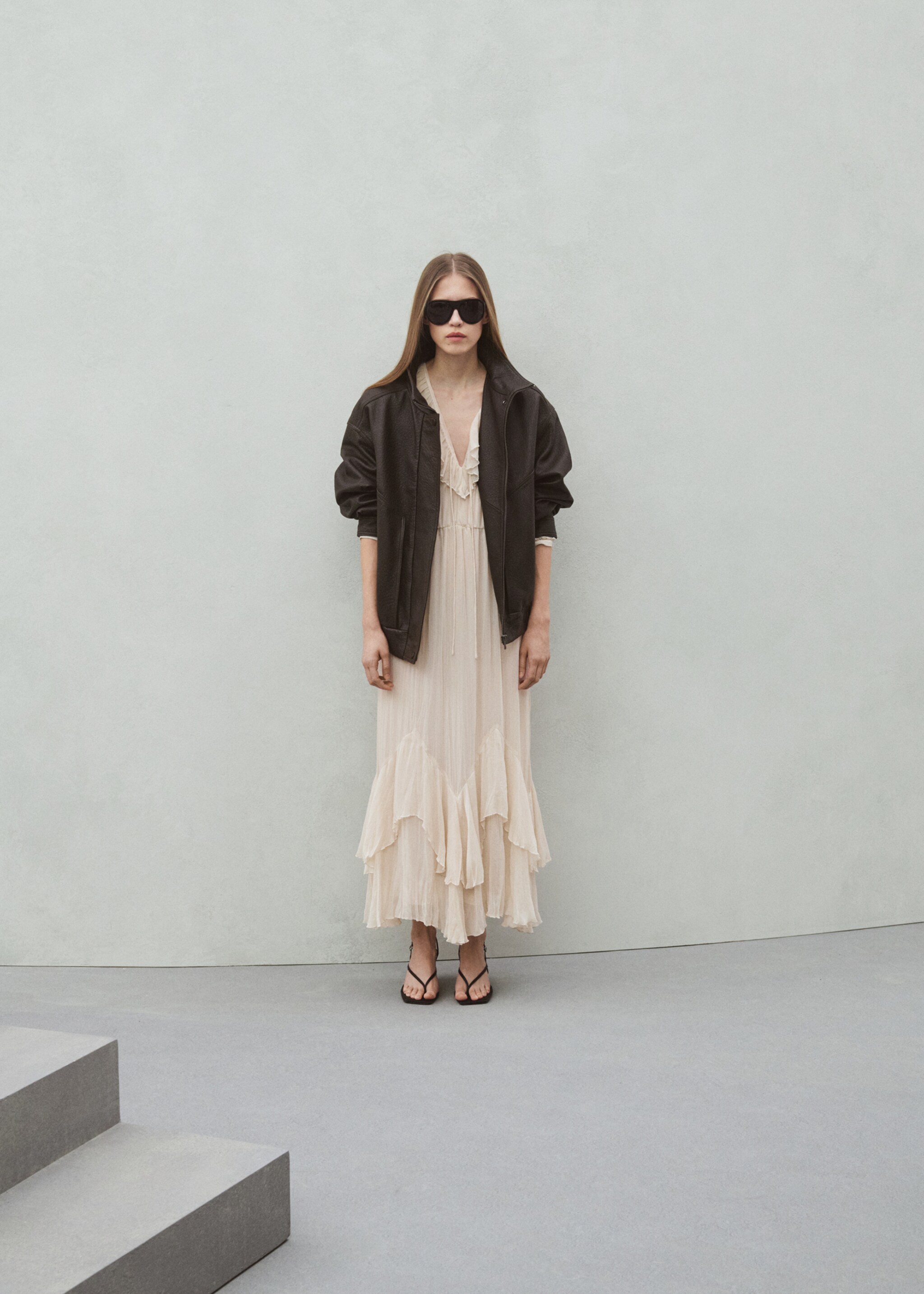 Long ruffled dress - Details of the article 1, Ice Grey. Ref: 27014107-00.