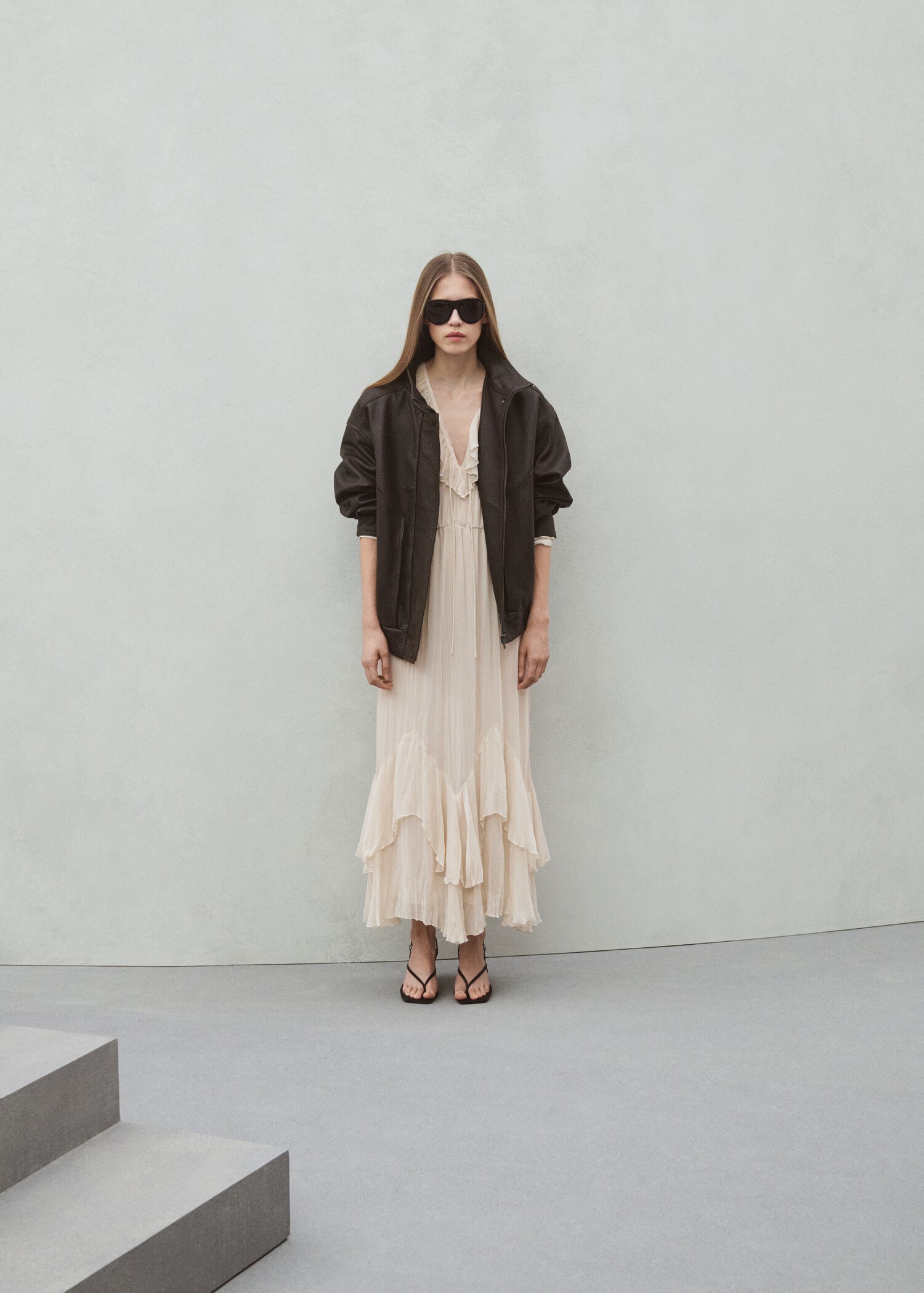 Long ruffled dress - Details of the article 1