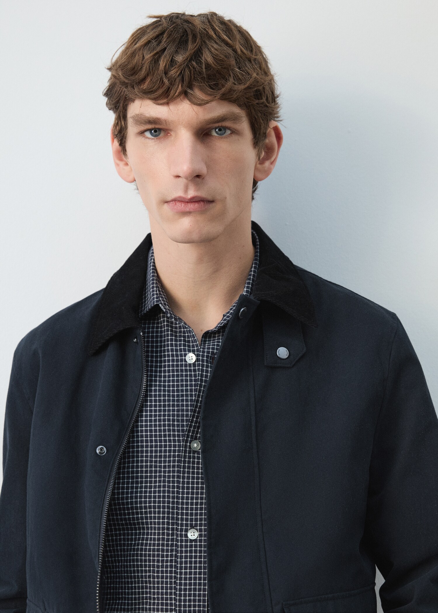 Water-repellent jacket with corduroy collar - Details of the article 1