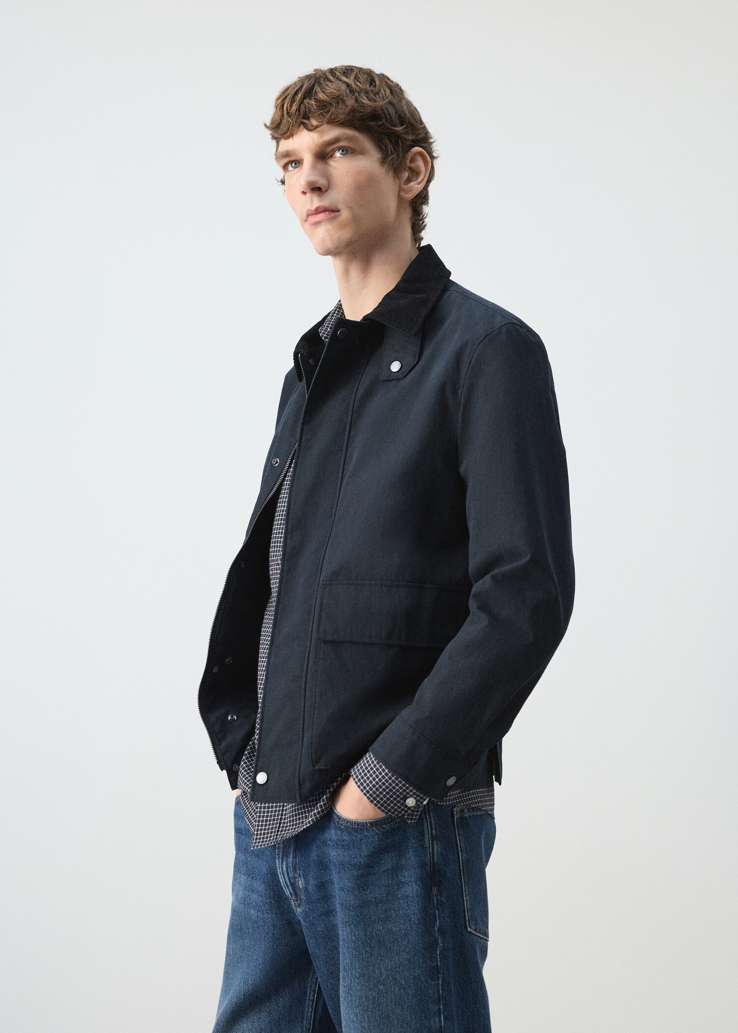 Water-repellent jacket with corduroy collar - Details of the article 2