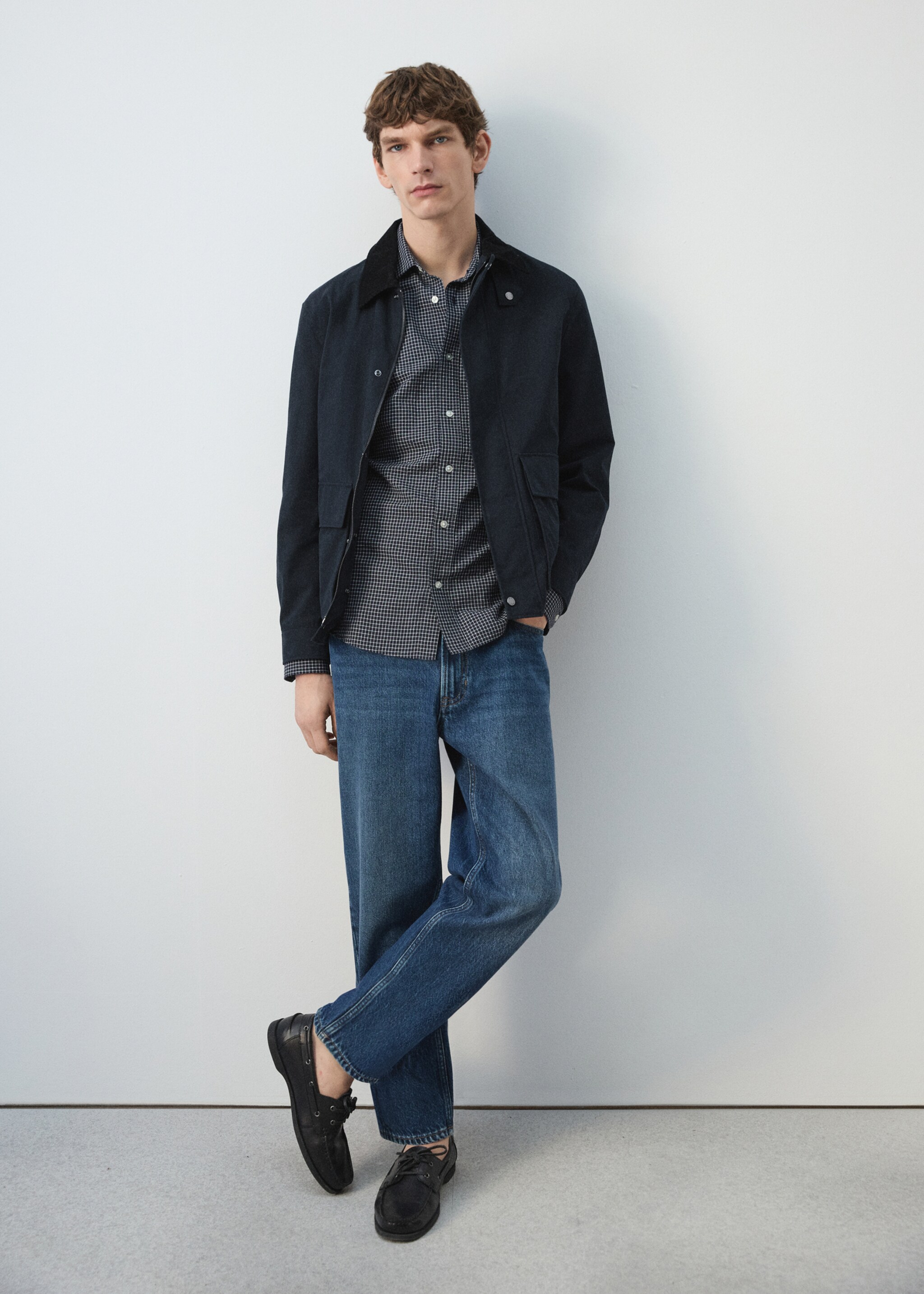 Water-repellent jacket with corduroy collar - Details of the article 6, Navy. Ref: 27014411-00.