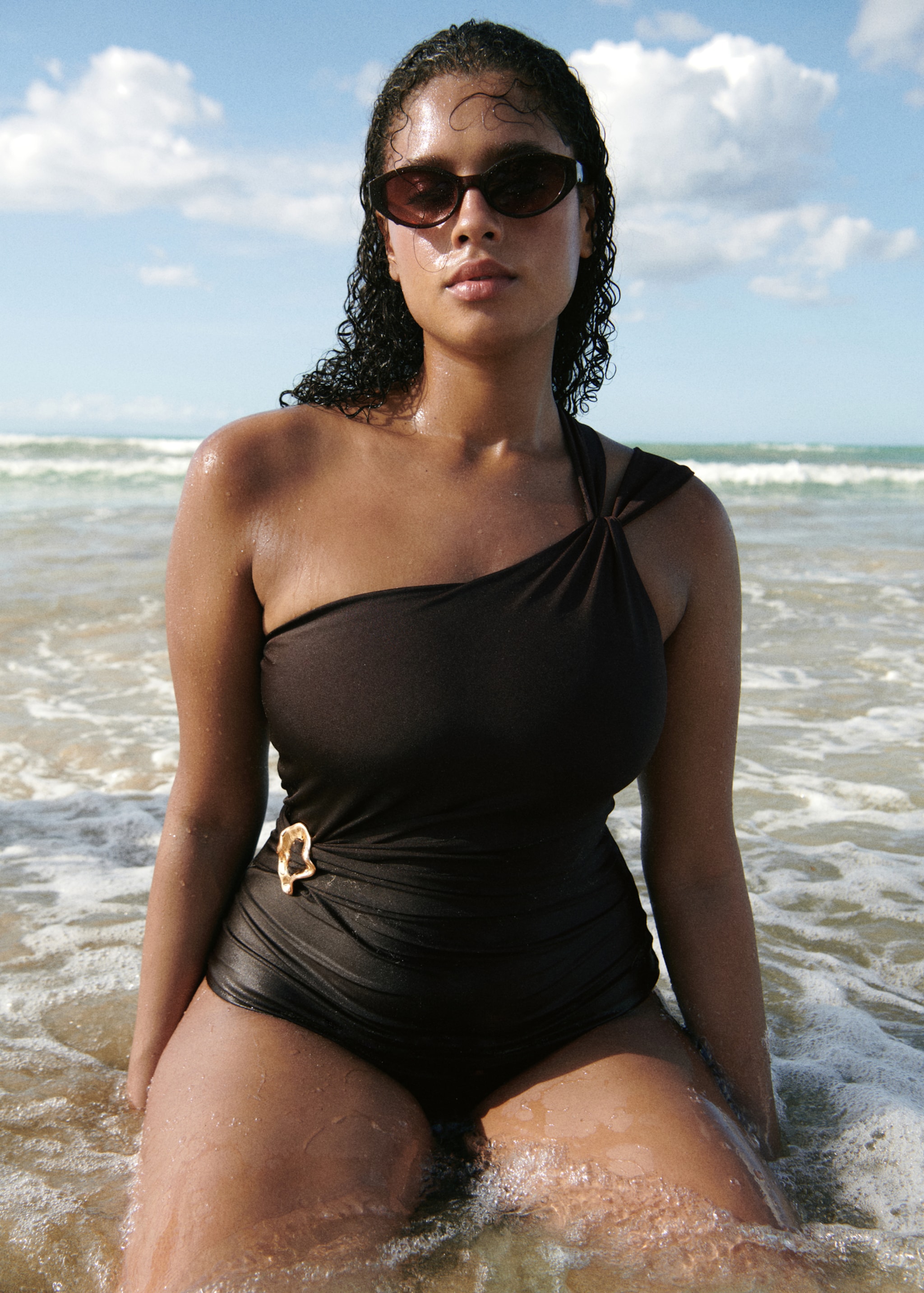 Asymmetrical swimsuit with metallic detail - Medium plane, Brown. Ref: 27014414-00.