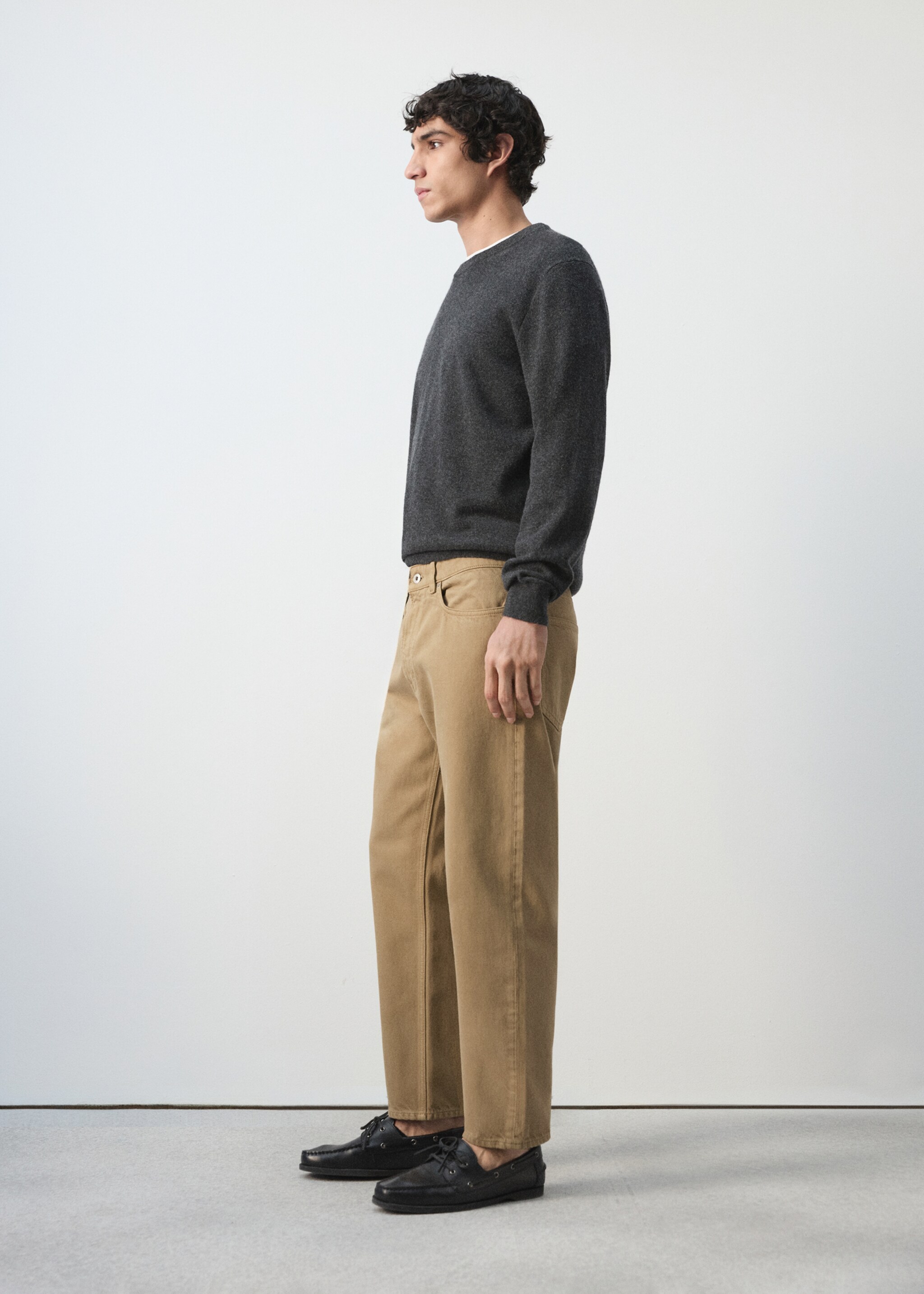 جينز سامي بقصة كروبد كروت فيت - تفاصيل المنتج 2, بيج. Ref: 27014429-00.