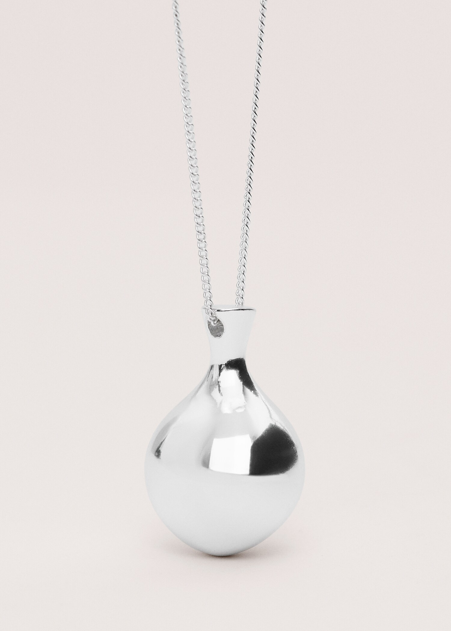 Halskette mit Kugelanhänger - Detail des Artikels 1