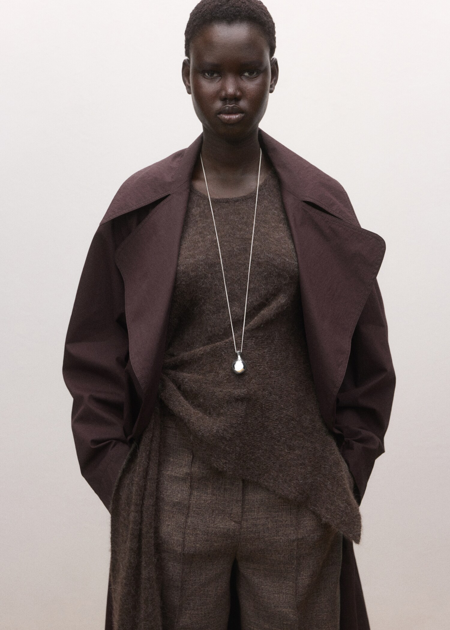 Halskette mit Kugelanhänger - Detail des Artikels 9