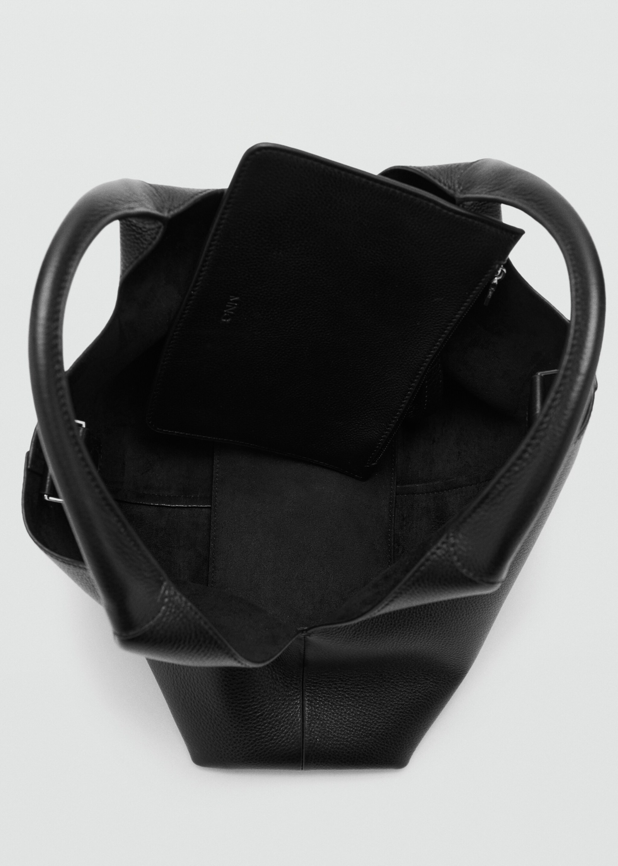 Stitched leather shoulder bag - Details of the article 3, Black. Ref: 27014790-00.