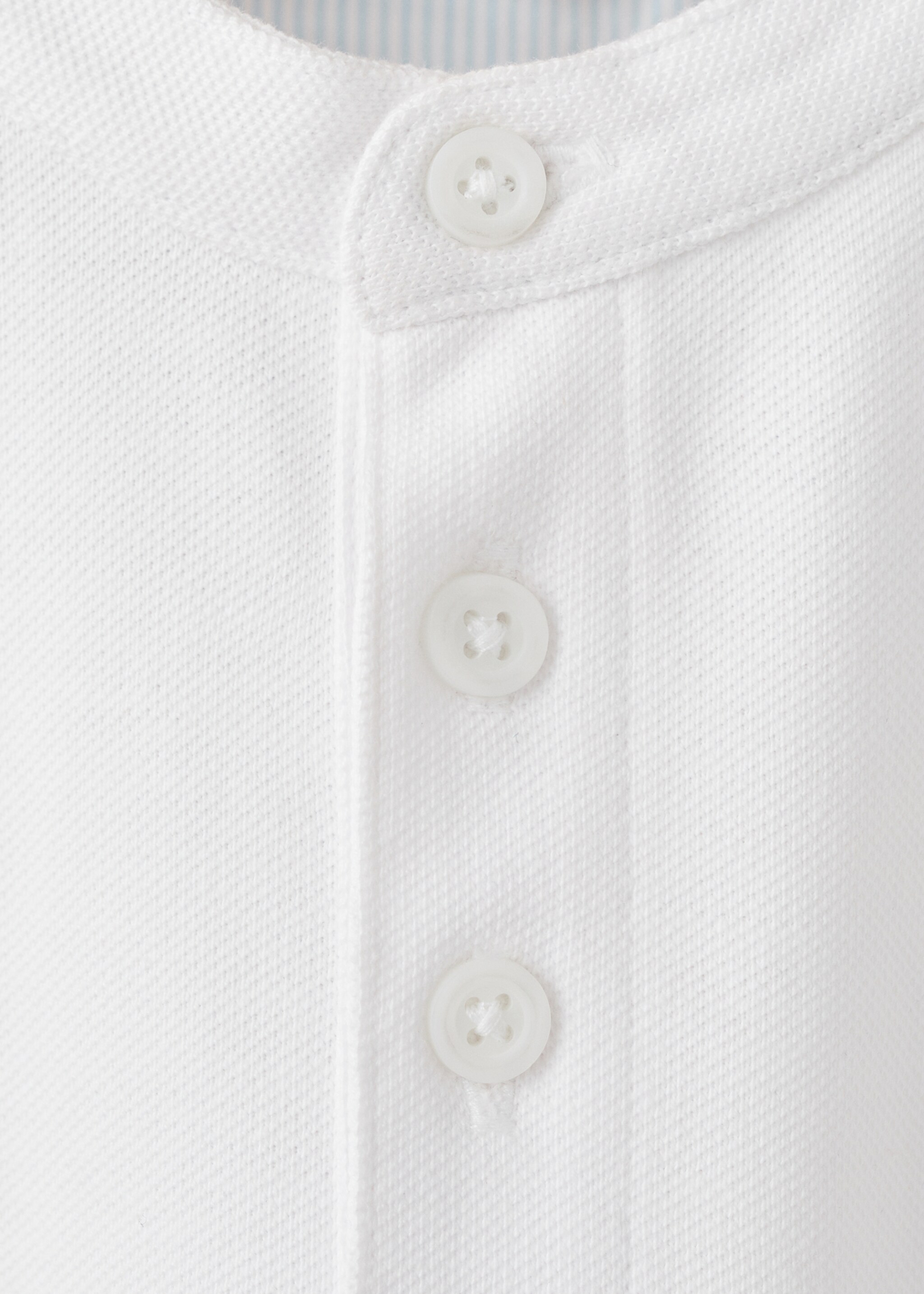 Polo de algodão com detalhe bordado - Pormenor do artigo 8, Branco. Ref: 27015145-00.