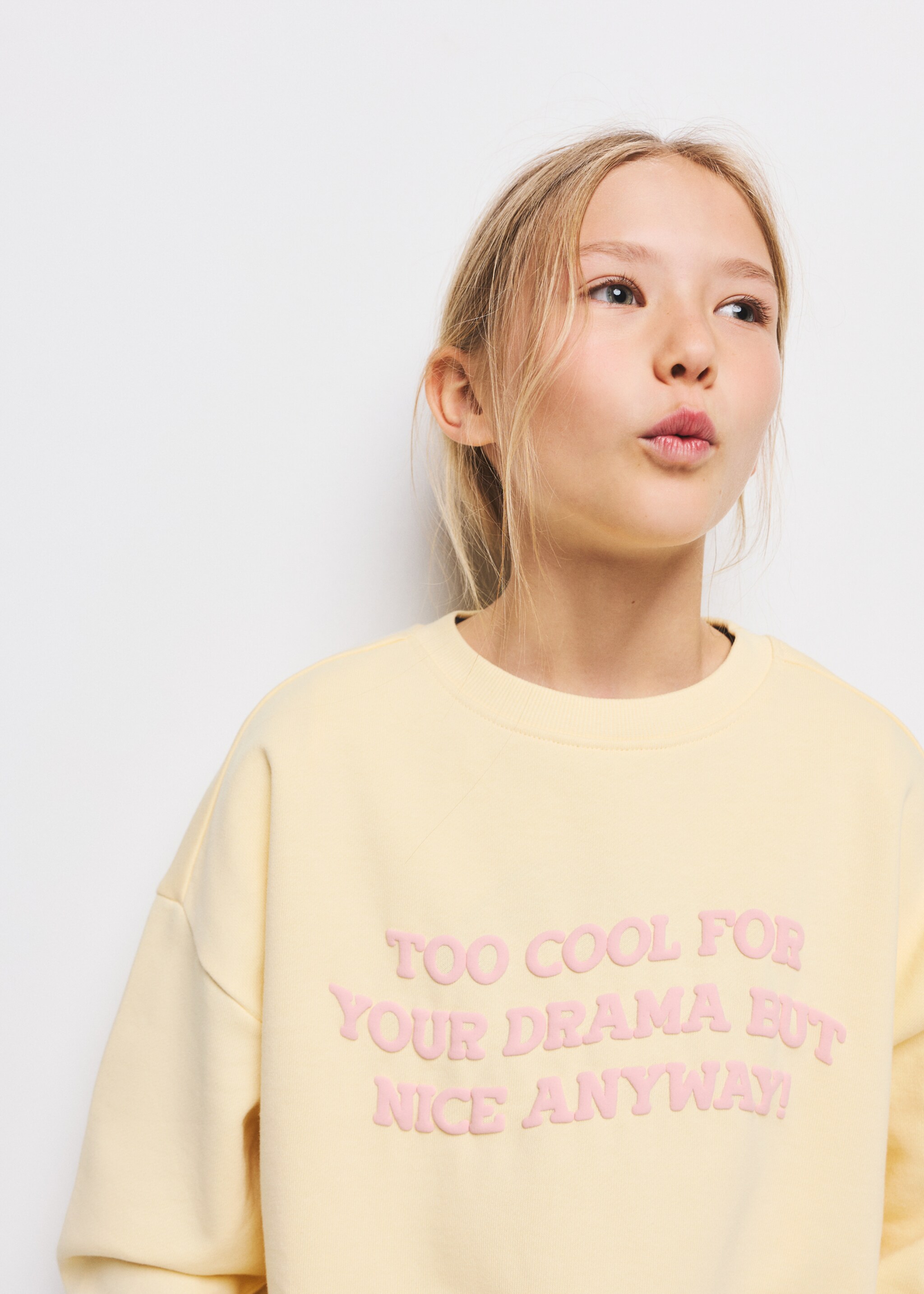 Cotton sweatshirt with text - Details of the article 1, Pastel Yellow. Ref: 27015149-00.