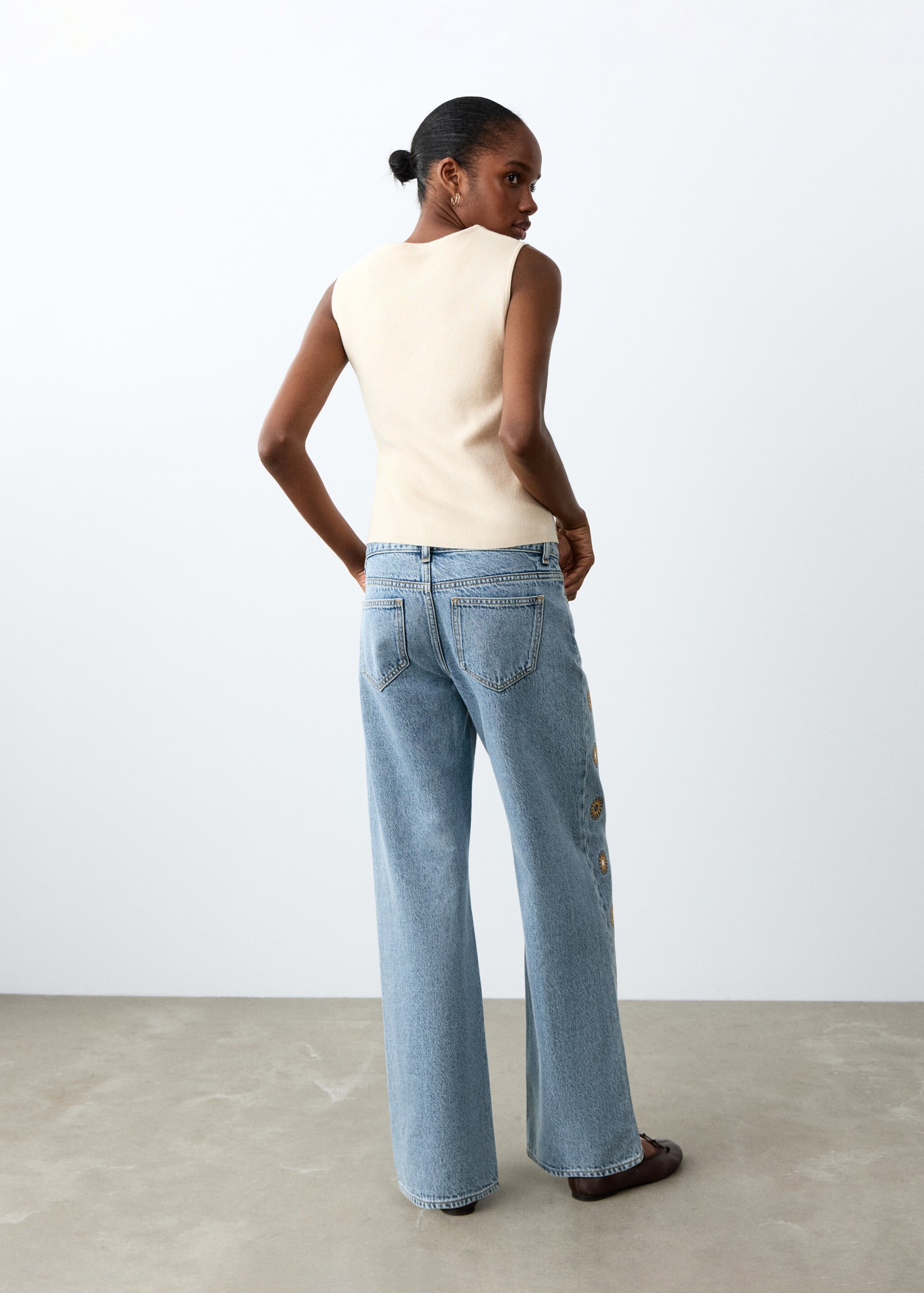 Embroidered straight-leg jeans - Reverse of the article, Medium Blue. Ref: 27015163-00.